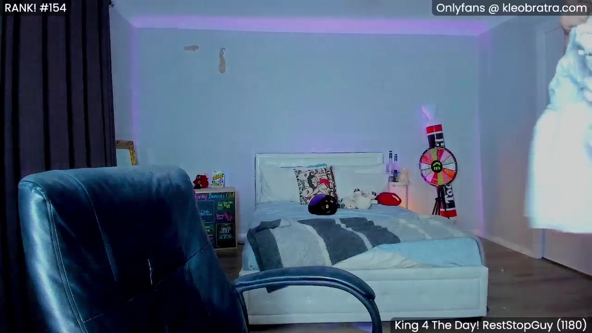 Gallery image thumbnail from KleoBratra's myfreecams stream on, 05/03/2025, 08:40 image 4 of 20
