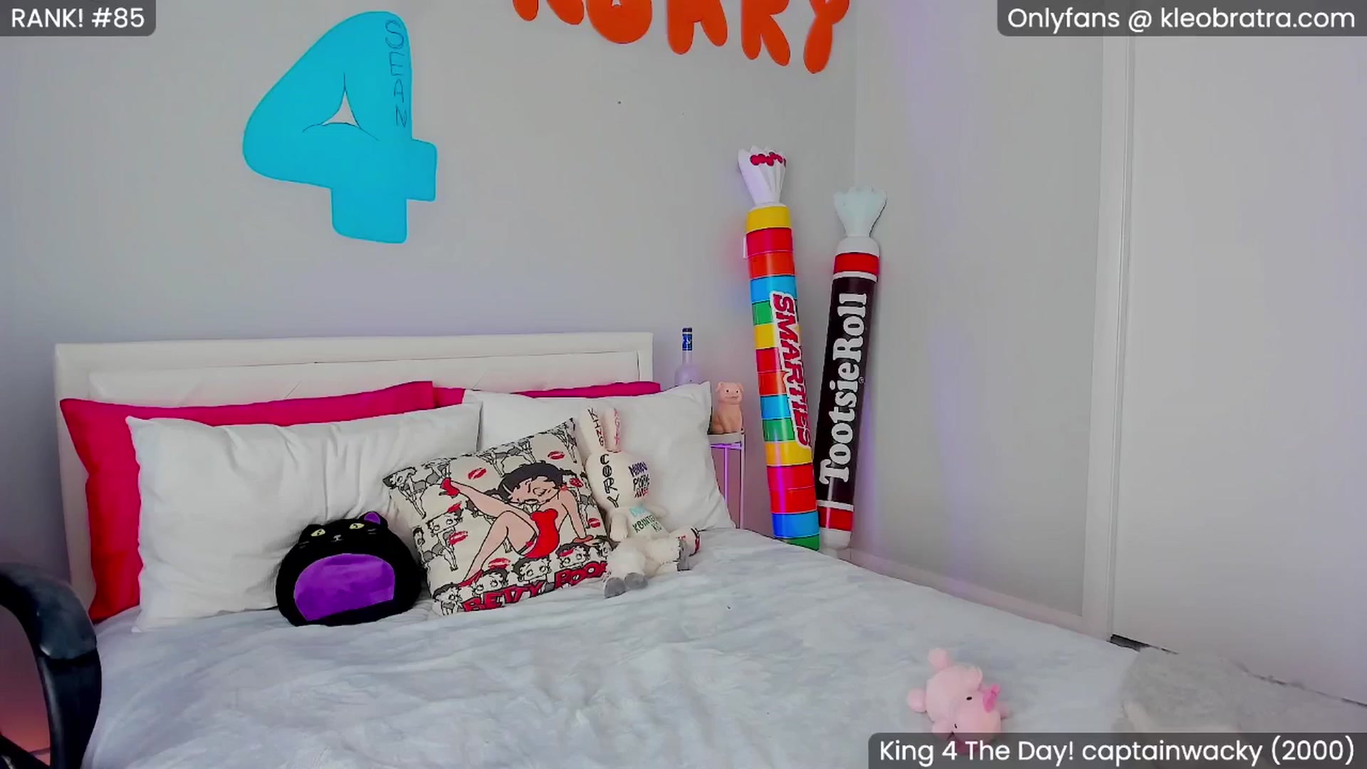 Gallery image thumbnail from KleoBratra's myfreecams stream on, 05/08/2025, 03:57 image 9 of 20