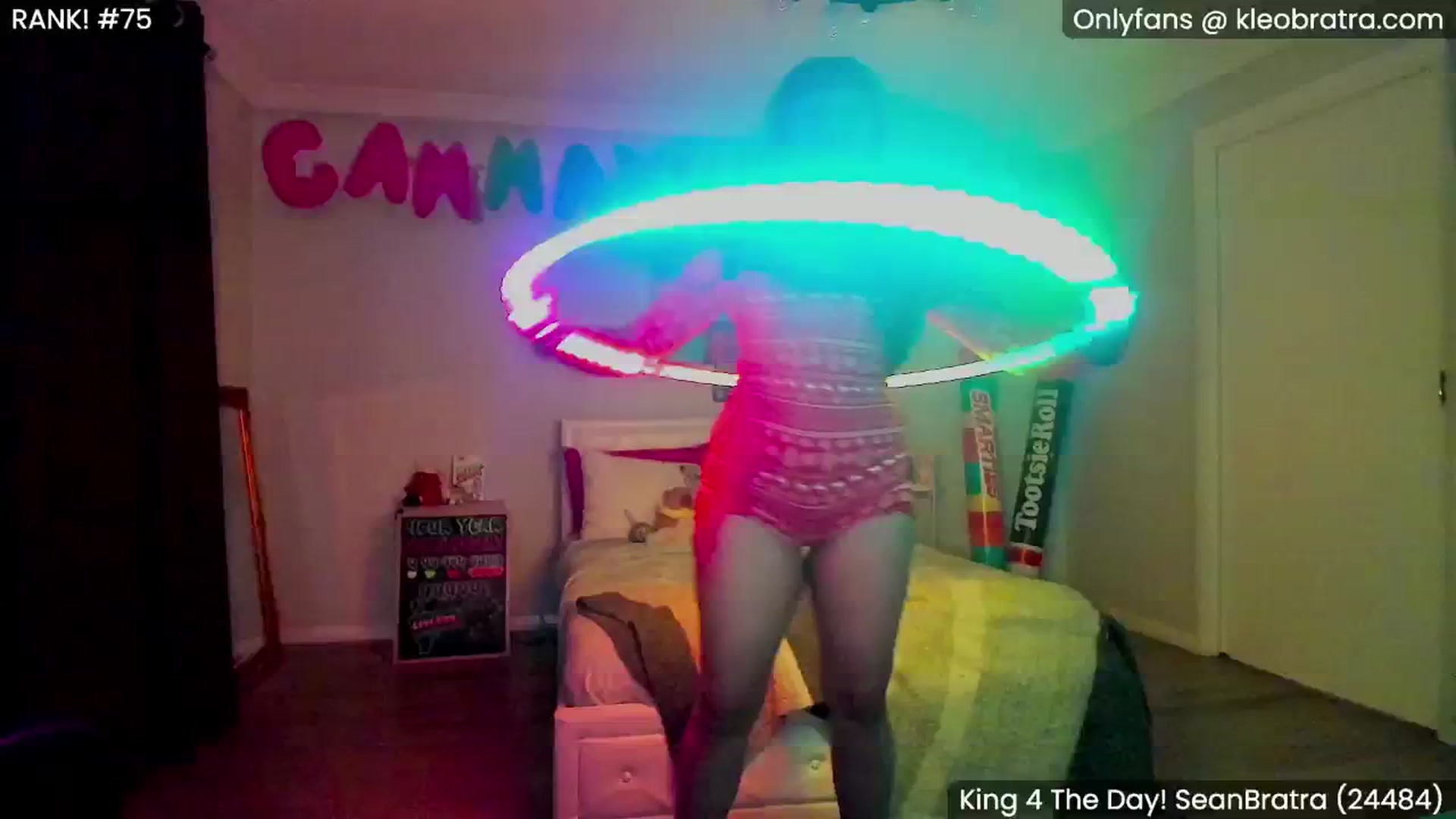 Gallery image thumbnail from KleoBratra's myfreecams stream on, 05/17/2025, 12:49 image 16 of 20