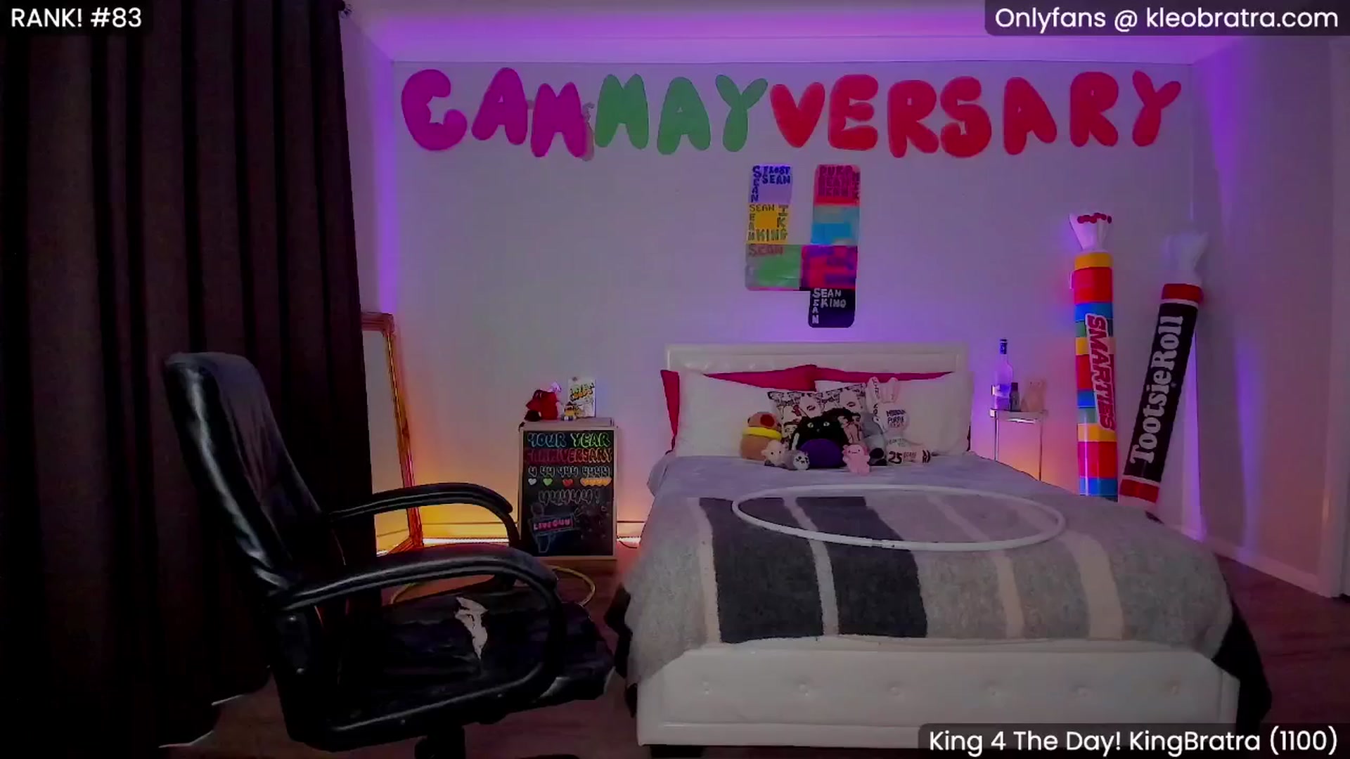 Gallery image thumbnail from KleoBratra's myfreecams stream on, 05/19/2025, 04:09 image 8 of 20