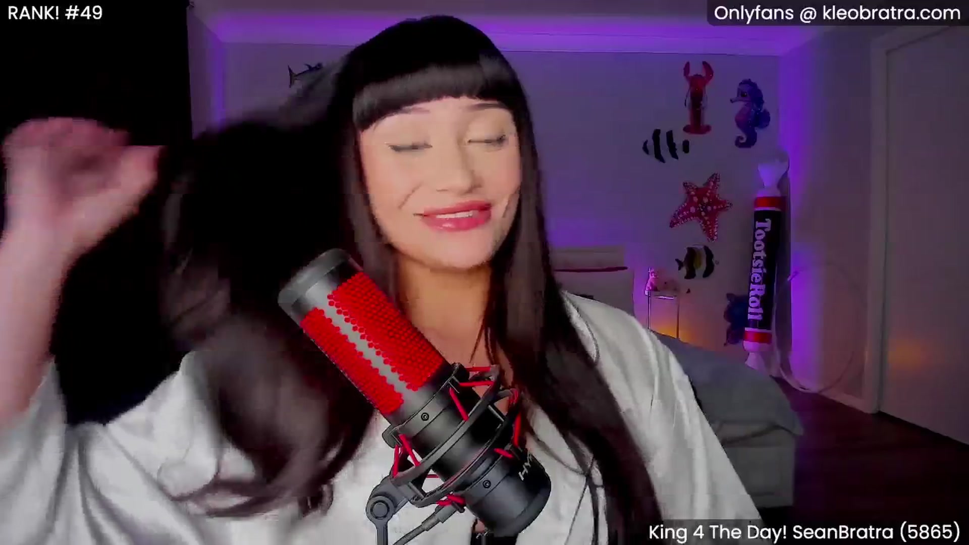 Gallery image thumbnail from KleoBratra's myfreecams stream on, 06/05/2025, 05:12 image 10 of 20