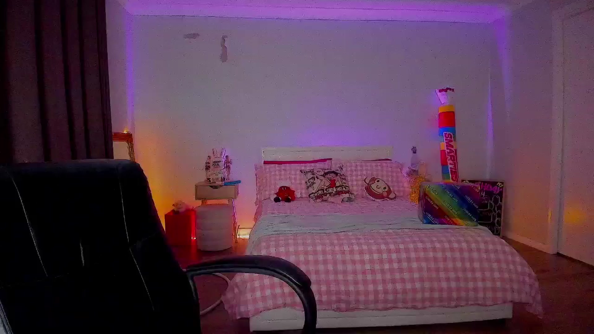 Gallery image thumbnail from KleoBratra's myfreecams stream on, 07/04/2025, 18:33 image 10 of 20