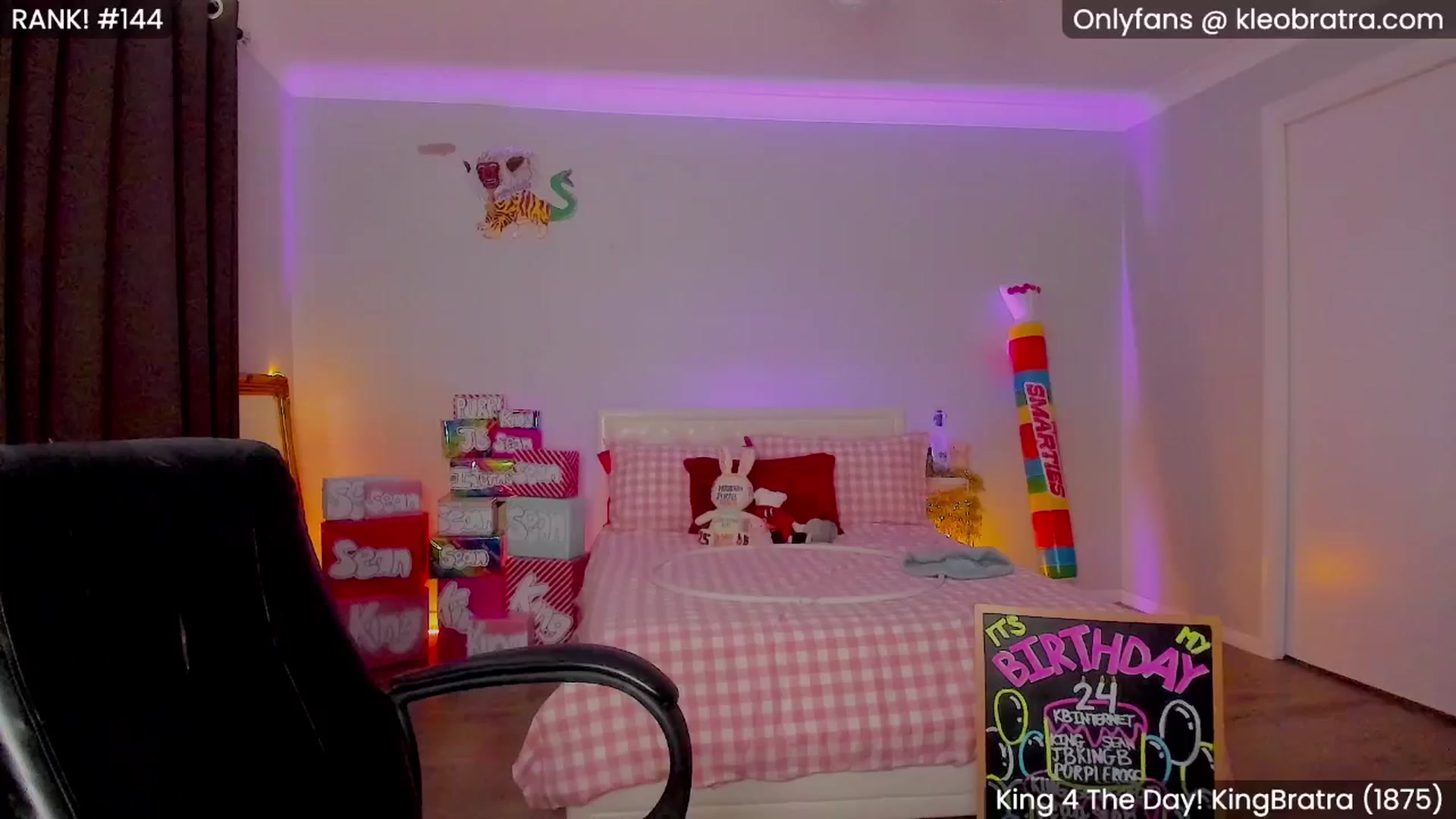 Gallery image thumbnail from KleoBratra's myfreecams stream on, 07/13/2025, 24:04 image 19 of 20