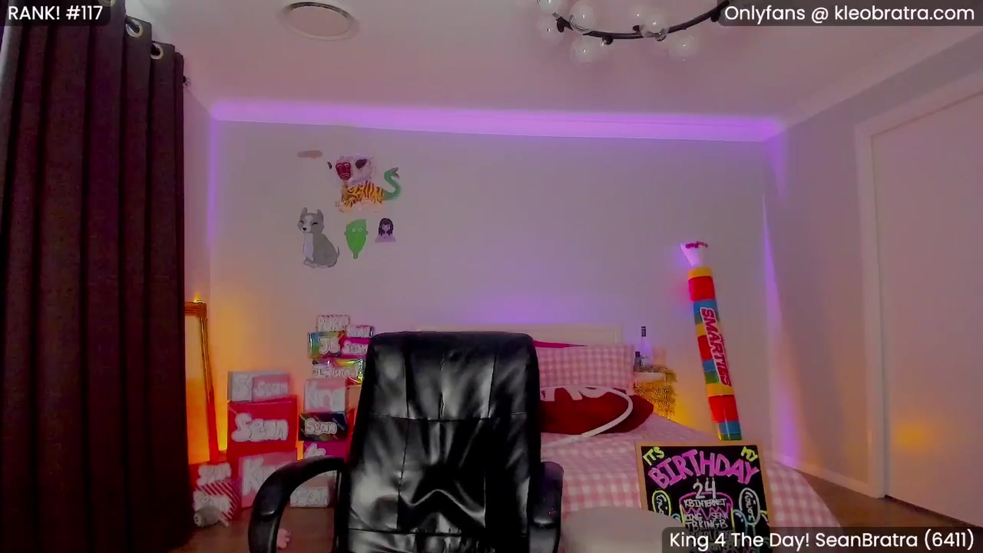 Gallery image thumbnail from KleoBratra's myfreecams stream on, 07/15/2025, 24:05 image 18 of 20