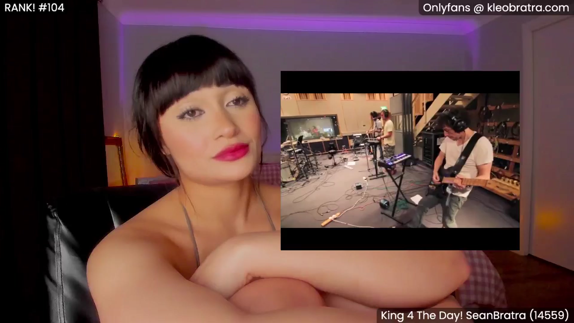 Gallery image thumbnail from KleoBratra's myfreecams stream on, 07/15/2025, 03:46 image 11 of 20