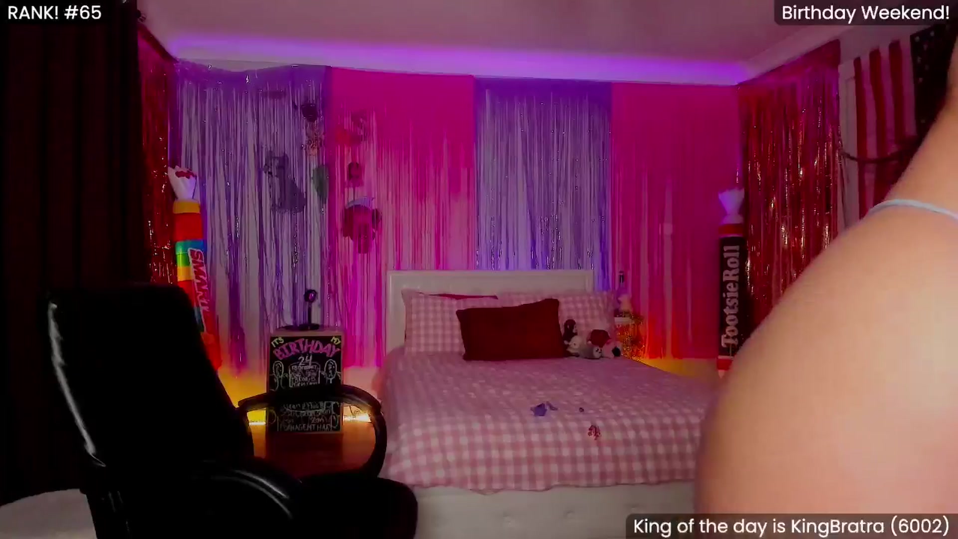 Gallery image thumbnail from KleoBratra's myfreecams stream on, 07/27/2025, 05:01 image 10 of 20