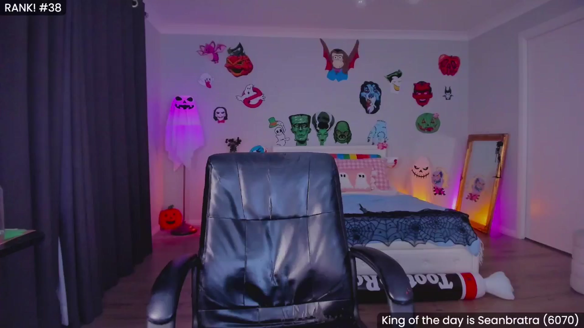 Gallery image thumbnail from KleoBratra's myfreecams stream on, 10/15/2025, 12:36 image 10 of 20