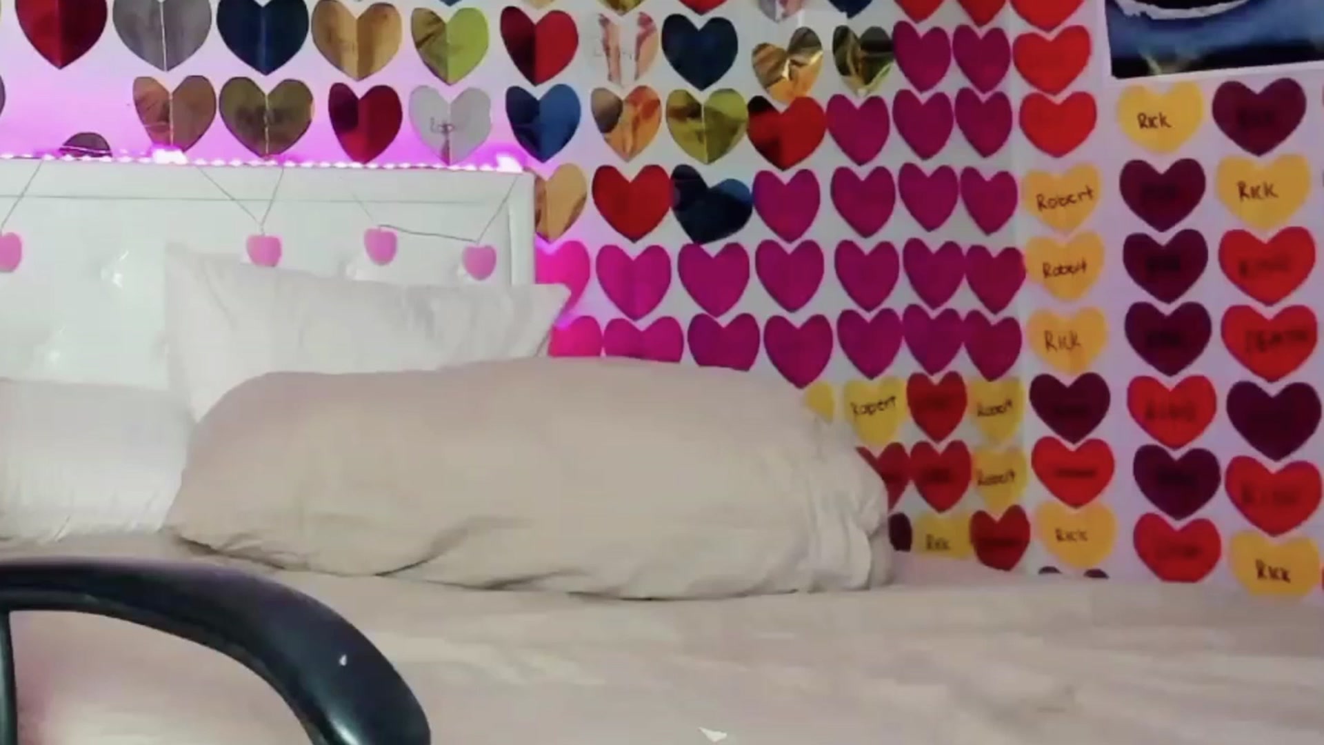 Gallery image thumbnail from KleoBratra's myfreecams stream on, 02/19/2026, 13:17 image 7 of 20