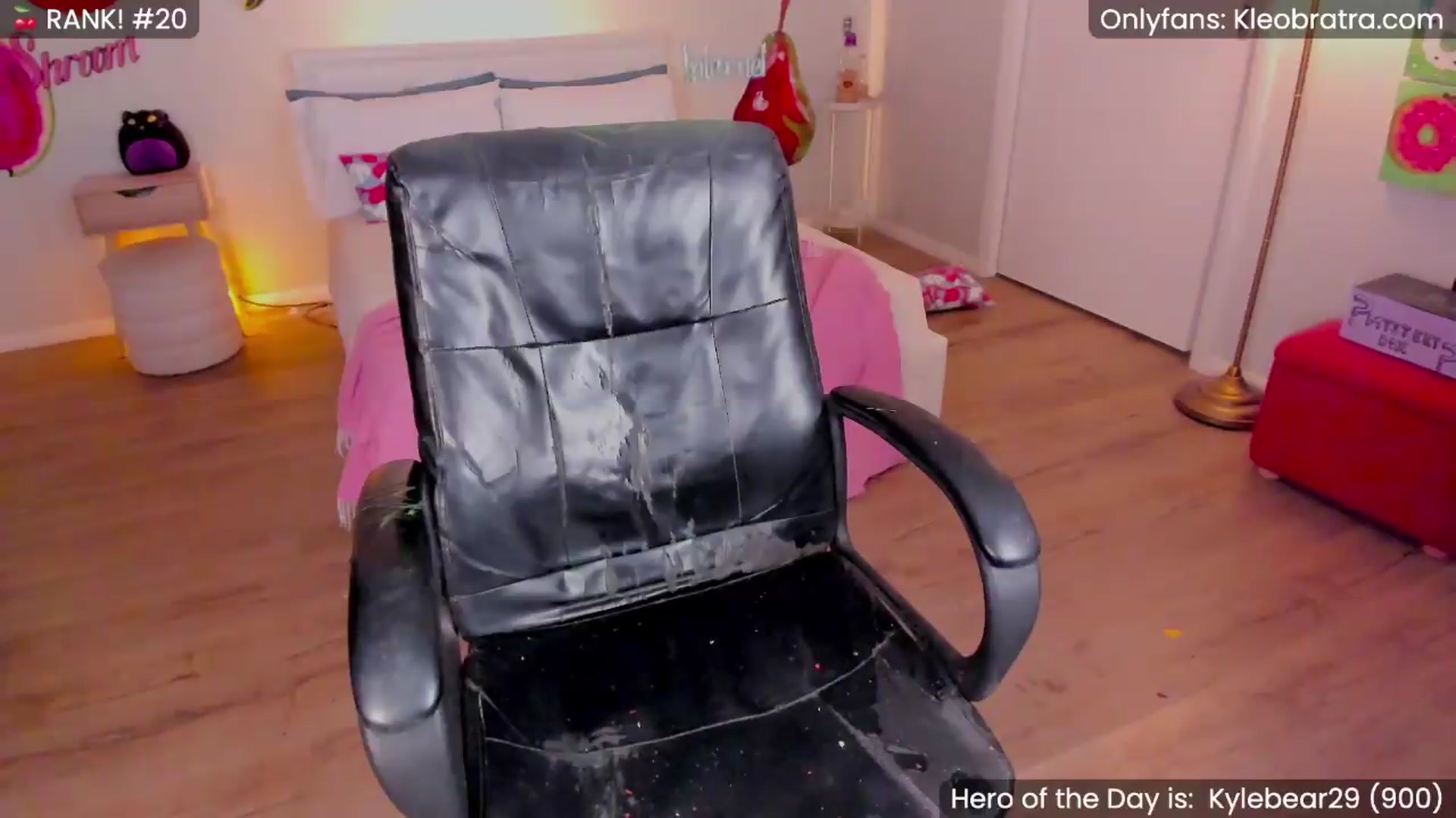 Gallery image thumbnail from KleoBratra's myfreecams stream on, 06/27/2026, 11:59 image 16 of 20