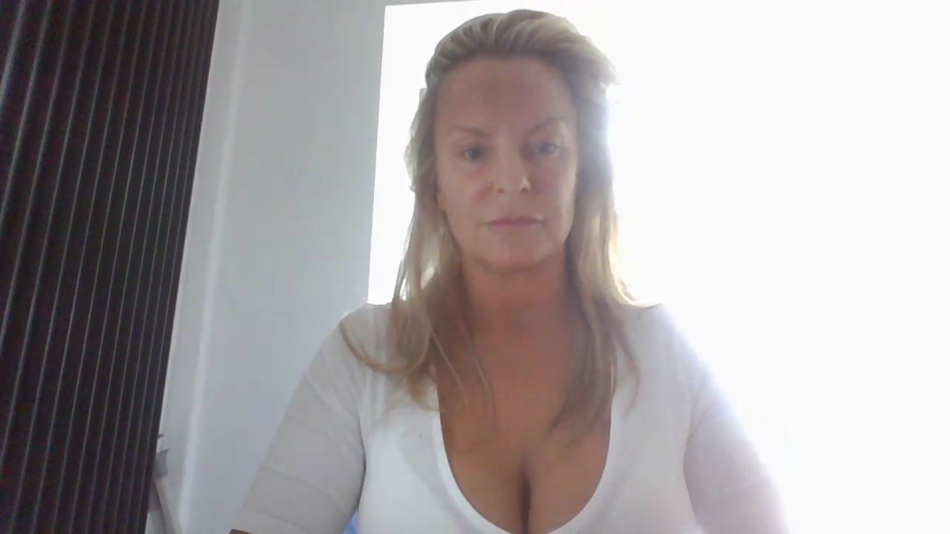 Gallery image thumbnail from Klo35's myfreecams stream on, 07/06/2023, 15:32 image 4 of 20