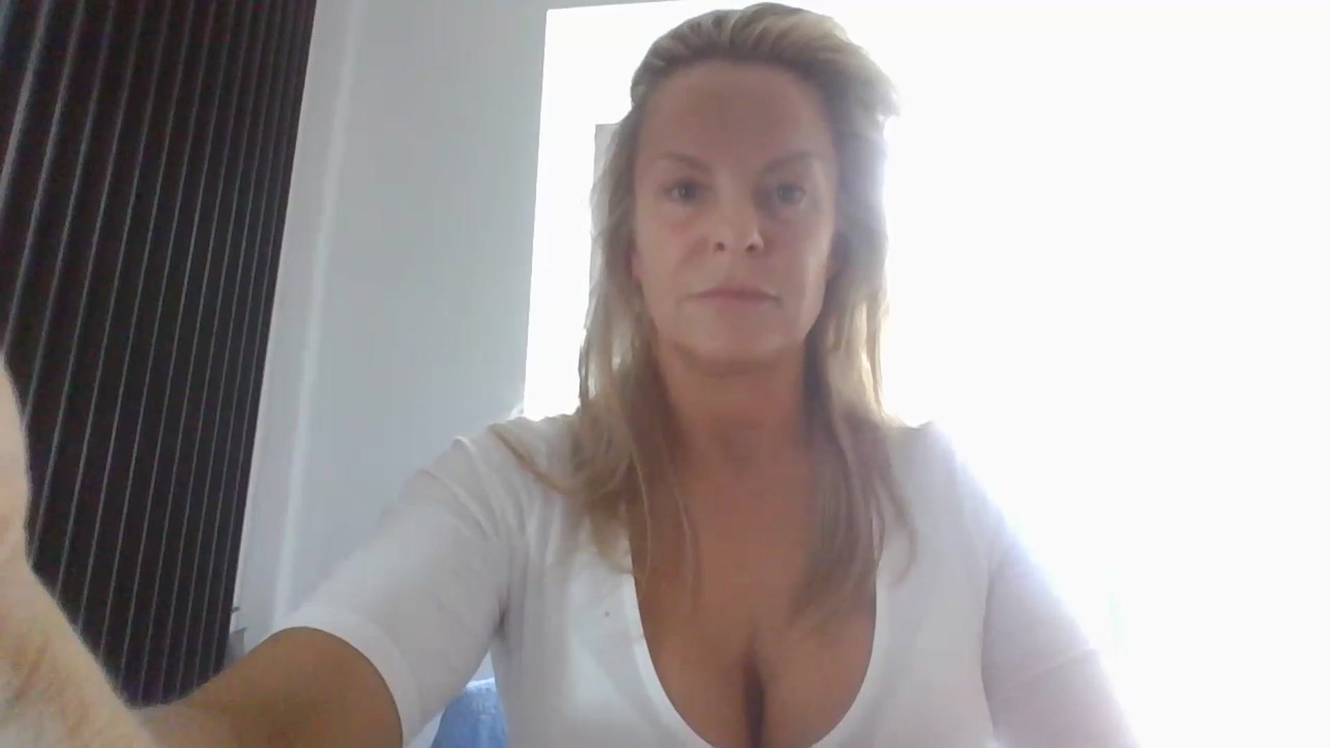 Gallery image thumbnail from Klo35's myfreecams stream on, 07/06/2023, 15:32 image 3 of 20