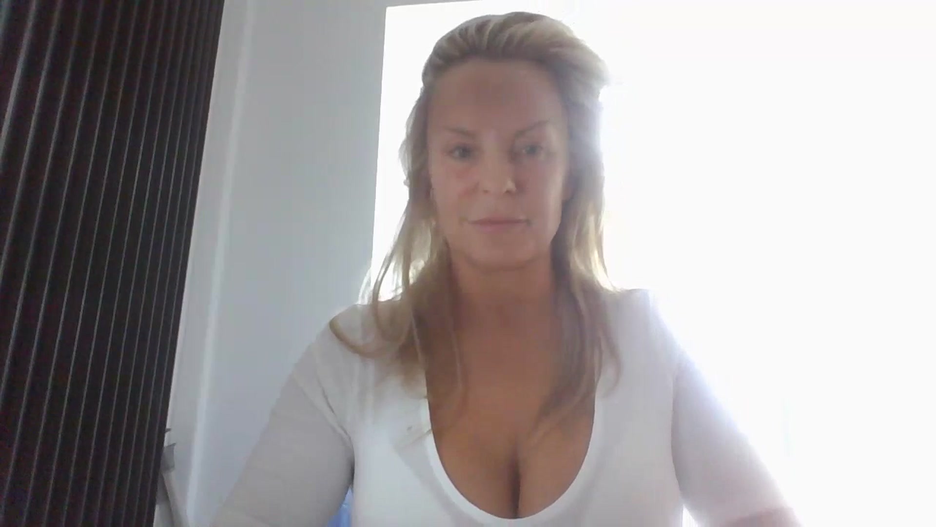 Gallery image thumbnail from Klo35's myfreecams stream on, 07/06/2023, 15:32 image 2 of 20