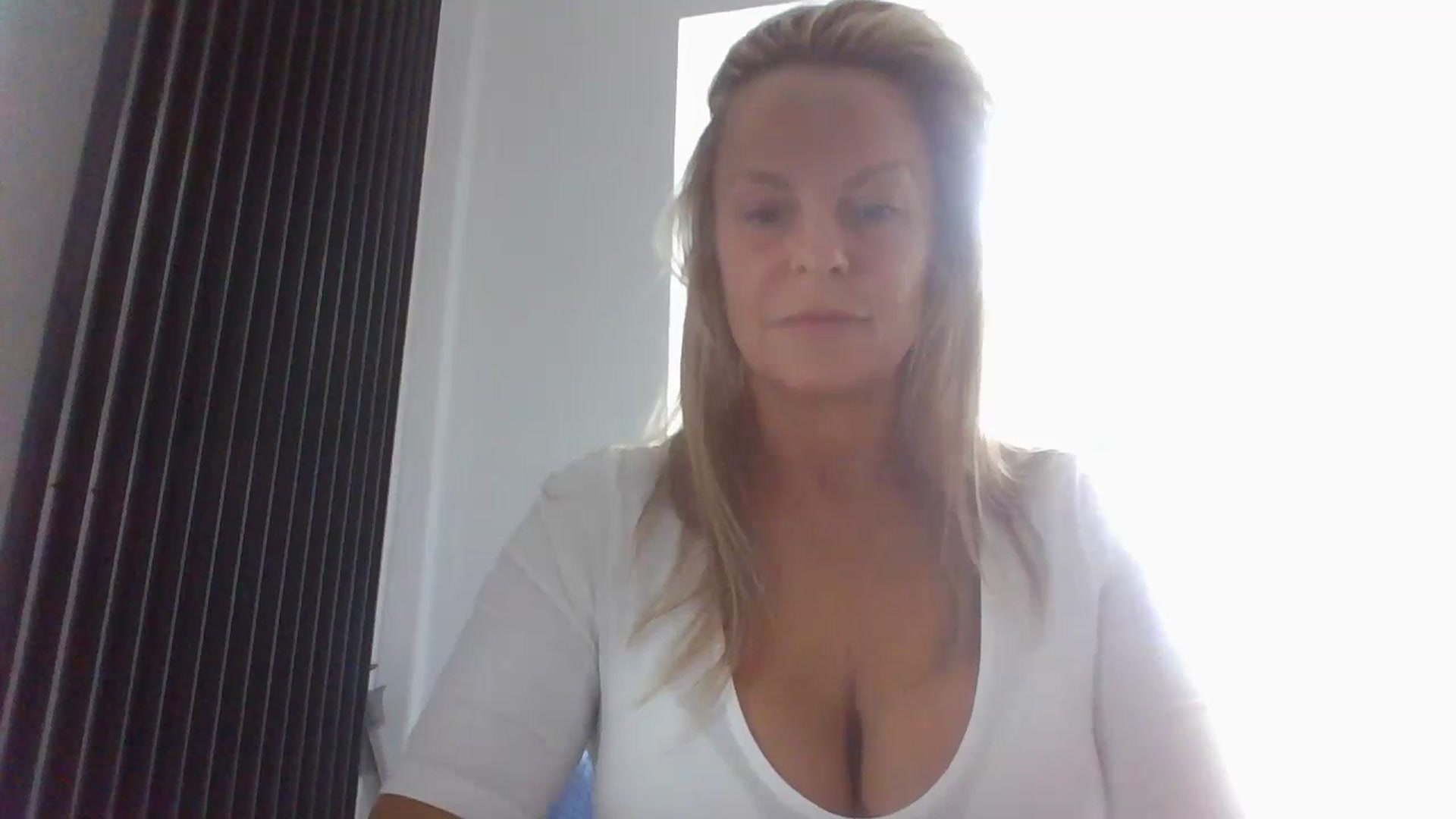 Gallery image thumbnail from Klo35's myfreecams stream on, 07/06/2023, 15:32 image 20 of 20