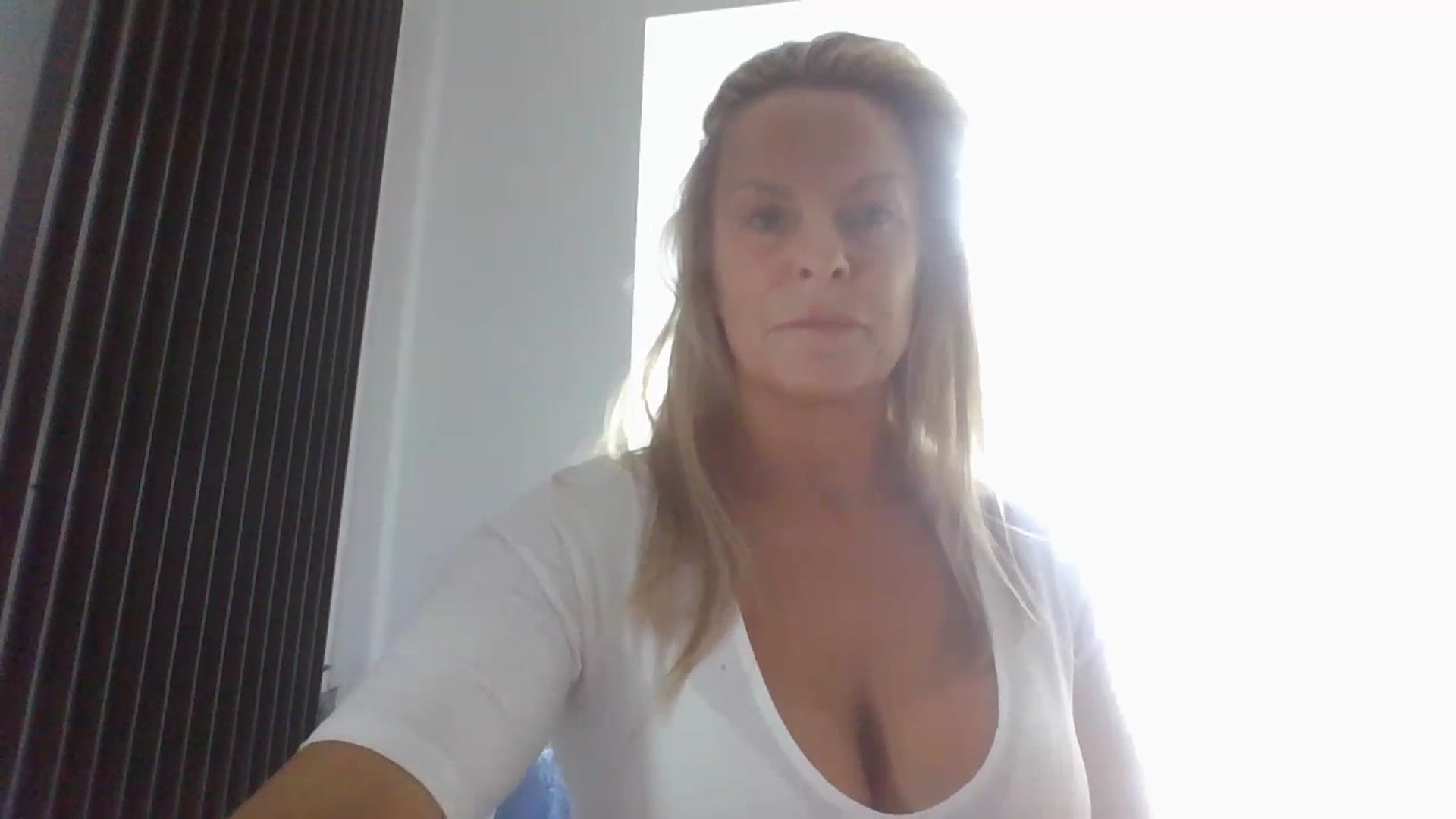 Gallery image thumbnail from Klo35's myfreecams stream on, 07/06/2023, 15:32 image 15 of 20