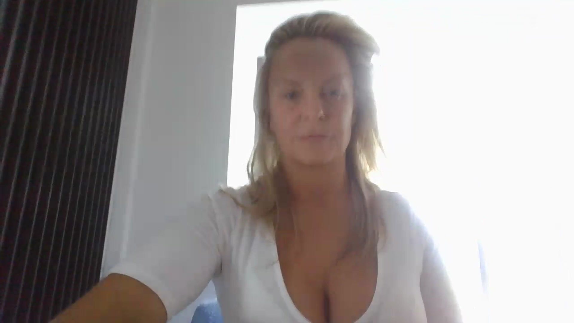 Gallery image thumbnail from Klo35's myfreecams stream on, 07/06/2023, 15:32 image 1 of 20