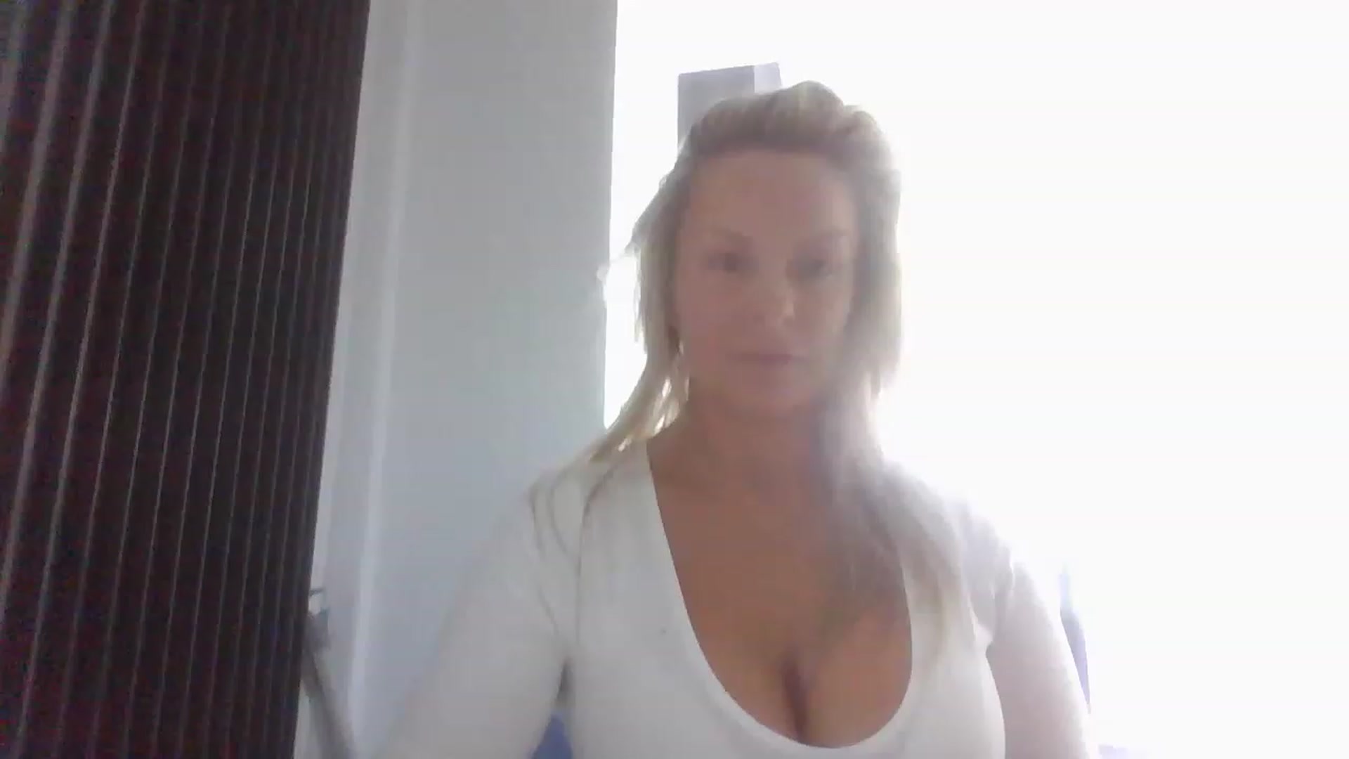 Gallery image thumbnail from Klo35's myfreecams stream on, 07/06/2023, 16:11 image 10 of 20