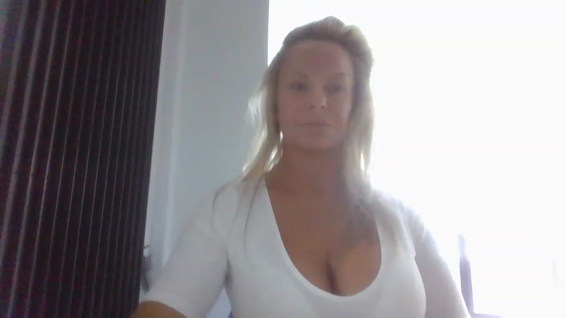 Gallery image thumbnail from Klo35's myfreecams stream on, 07/06/2023, 16:11 image 12 of 20