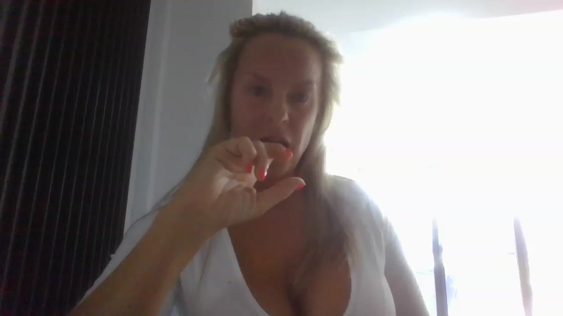 Gallery image thumbnail from Klo35's myfreecams stream on, 07/06/2023, 16:11 image 1 of 20