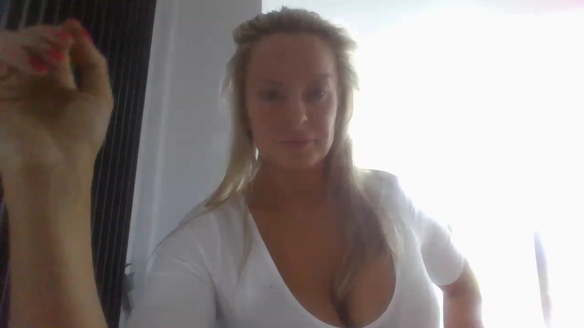 Gallery image thumbnail from Klo35's myfreecams stream on, 07/06/2023, 16:11 image 2 of 20