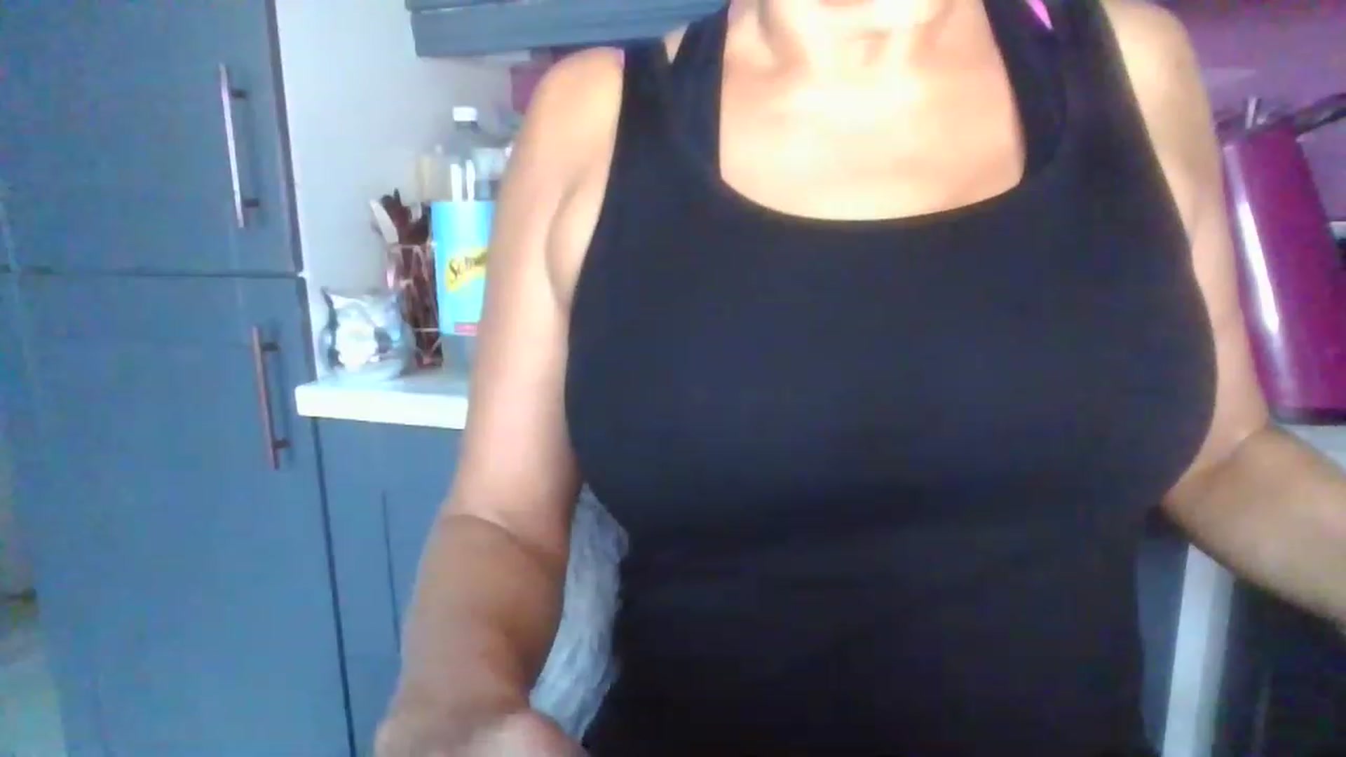 Gallery image thumbnail from Klo35's myfreecams stream on, 07/08/2023, 18:06 image 13 of 20