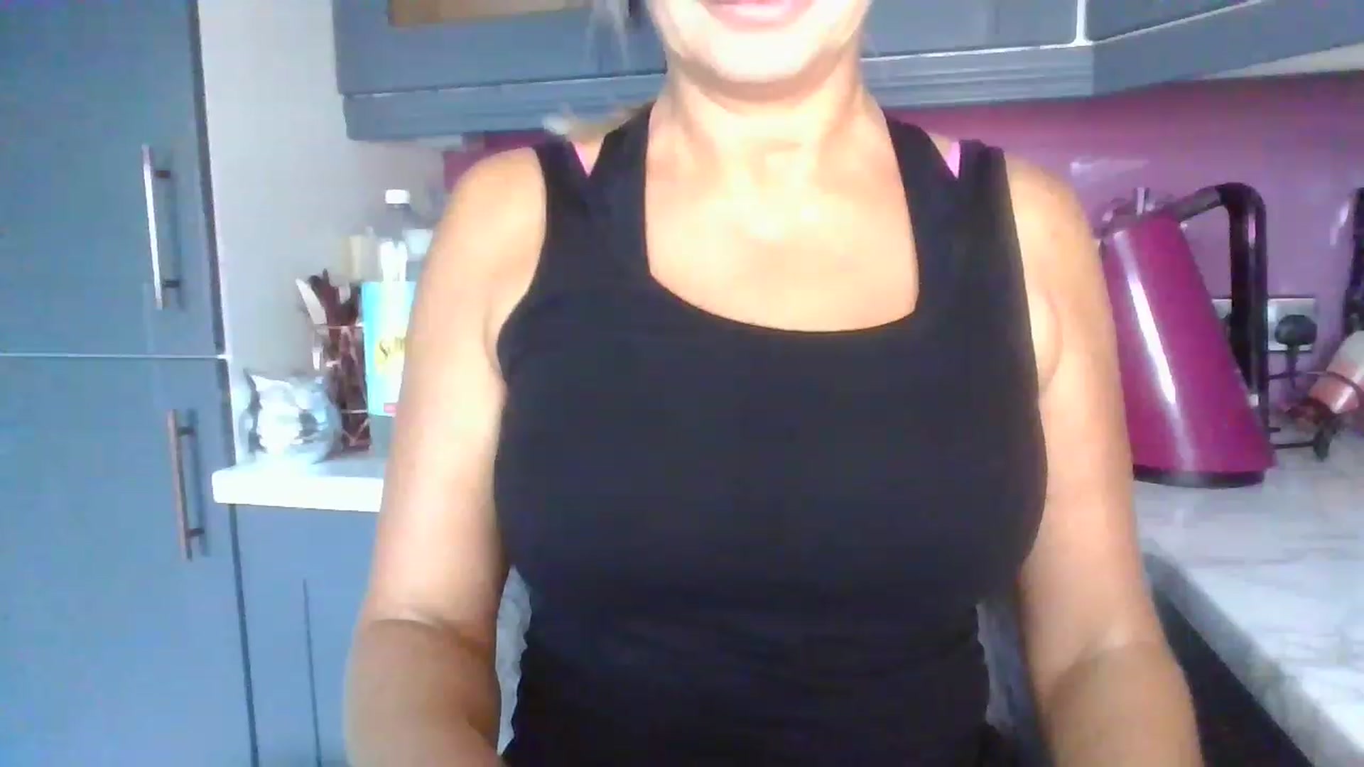 Gallery image thumbnail from Klo35's myfreecams stream on, 07/08/2023, 18:06 image 4 of 20