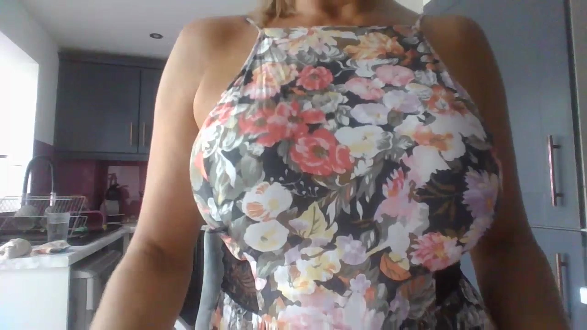 Gallery image thumbnail from Klo35's myfreecams stream on, 07/09/2023, 16:56 image 14 of 20