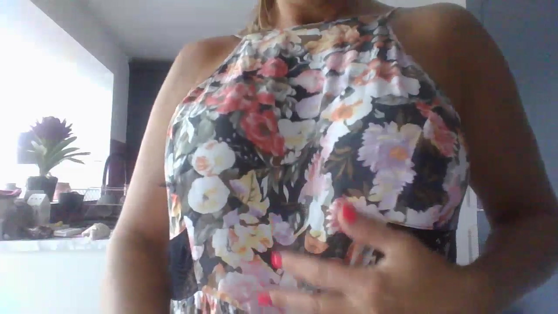 Gallery image thumbnail from Klo35's myfreecams stream on, 07/09/2023, 16:56 image 19 of 20