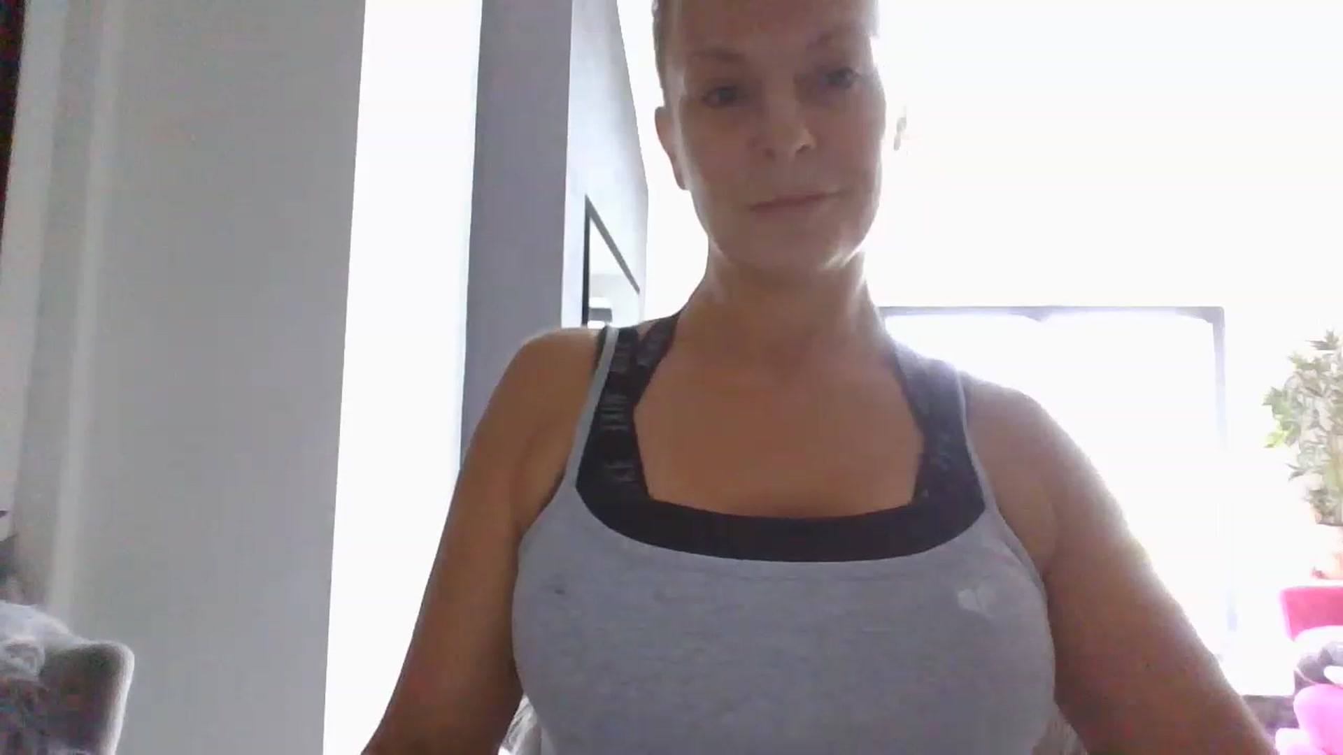 Gallery image thumbnail from Klo35's myfreecams stream on, 07/10/2023, 16:52 image 2 of 20