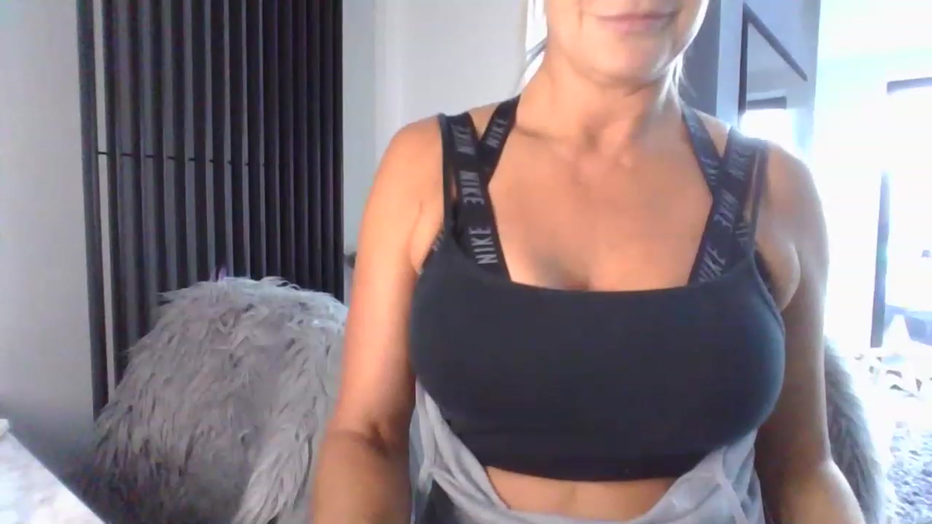 Gallery image thumbnail from Klo35's myfreecams stream on, 07/11/2023, 19:06 image 19 of 20