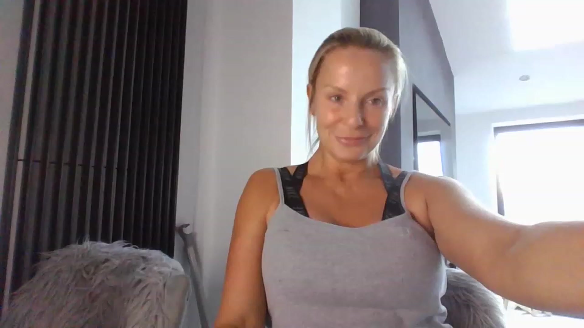 Gallery image thumbnail from Klo35's myfreecams stream on, 07/11/2023, 19:06 image 8 of 20