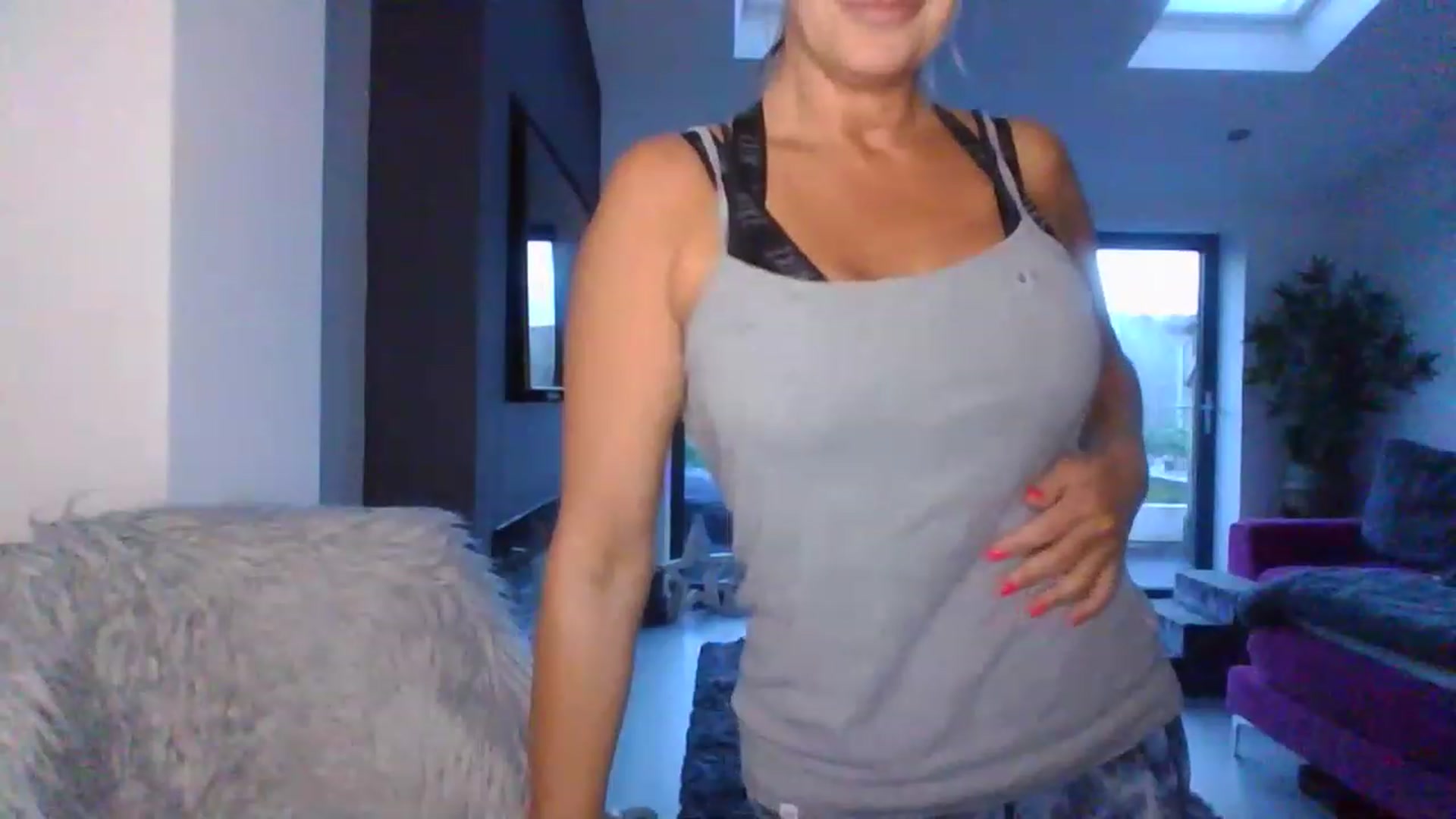 Gallery image thumbnail from Klo35's myfreecams stream on, 07/11/2023, 20:38 image 18 of 20