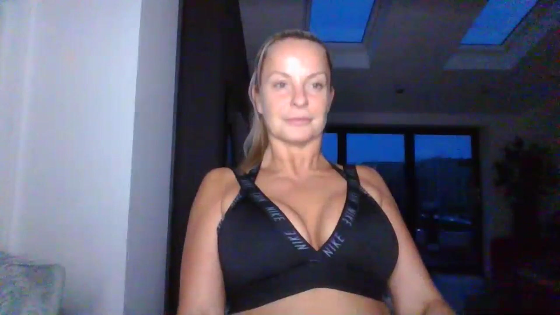 Gallery image thumbnail from Klo35's myfreecams stream on, 07/13/2023, 21:17 image 7 of 20