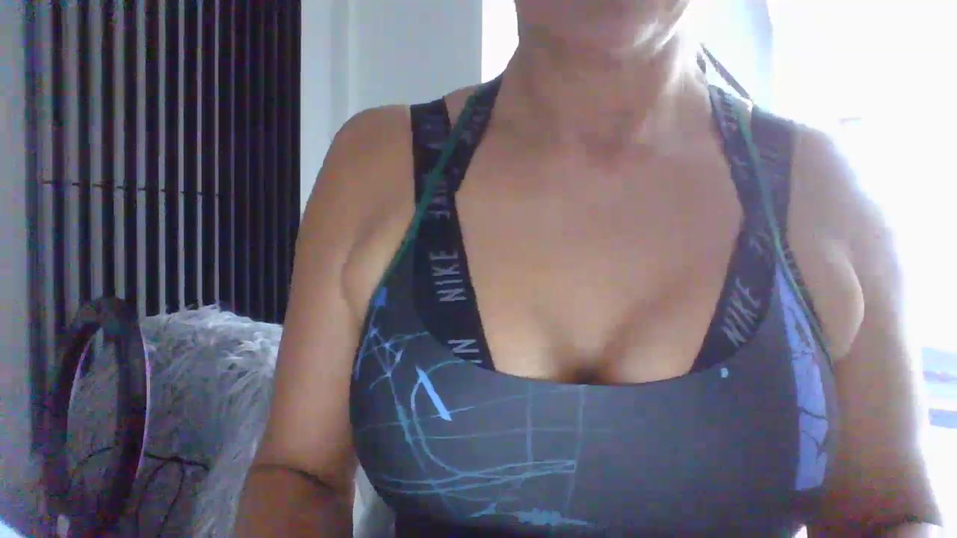 Gallery image thumbnail from Klo35's myfreecams stream on, 07/14/2023, 14:29 image 17 of 20