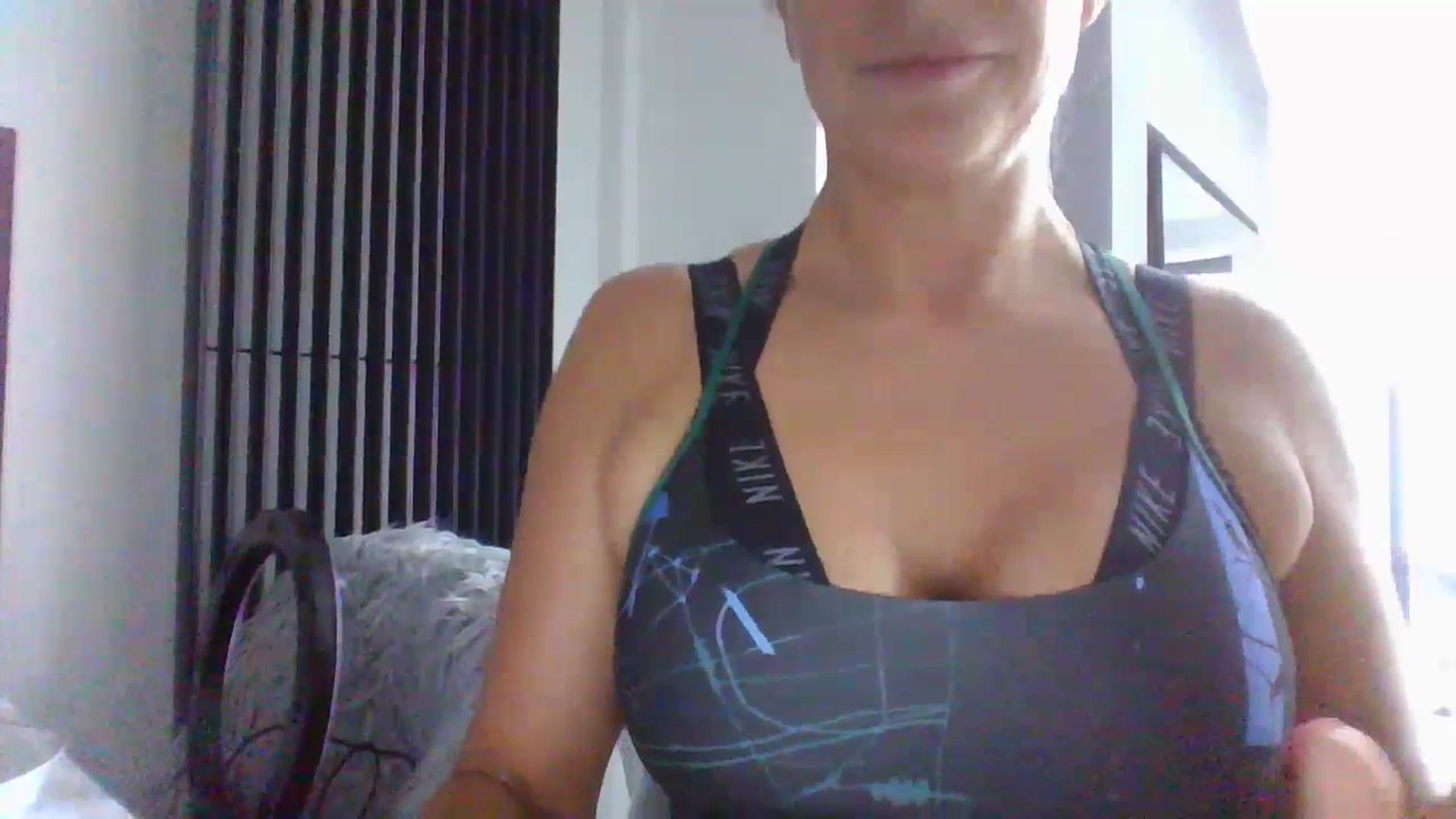 Gallery image thumbnail from Klo35's myfreecams stream on, 07/14/2023, 14:29 image 8 of 20