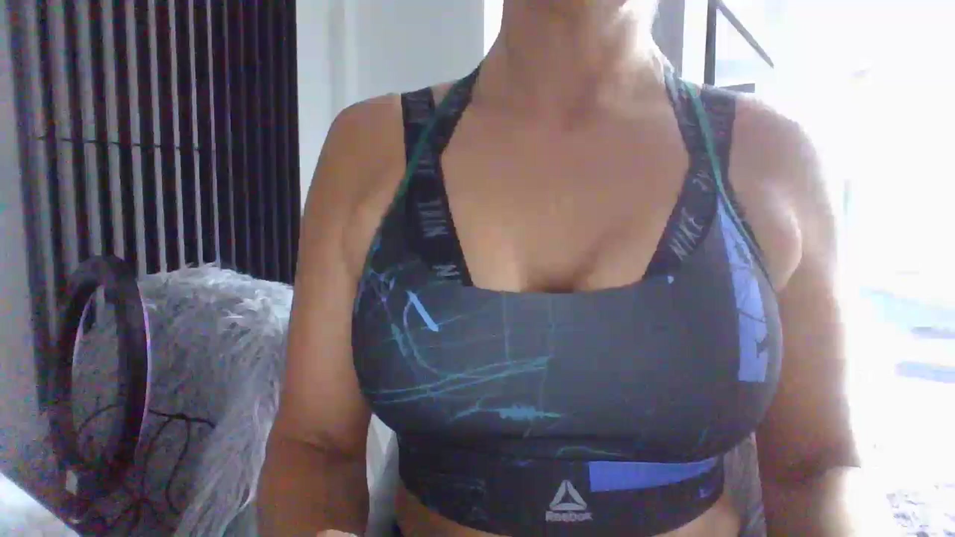 Gallery image thumbnail from Klo35's myfreecams stream on, 07/14/2023, 14:29 image 14 of 20