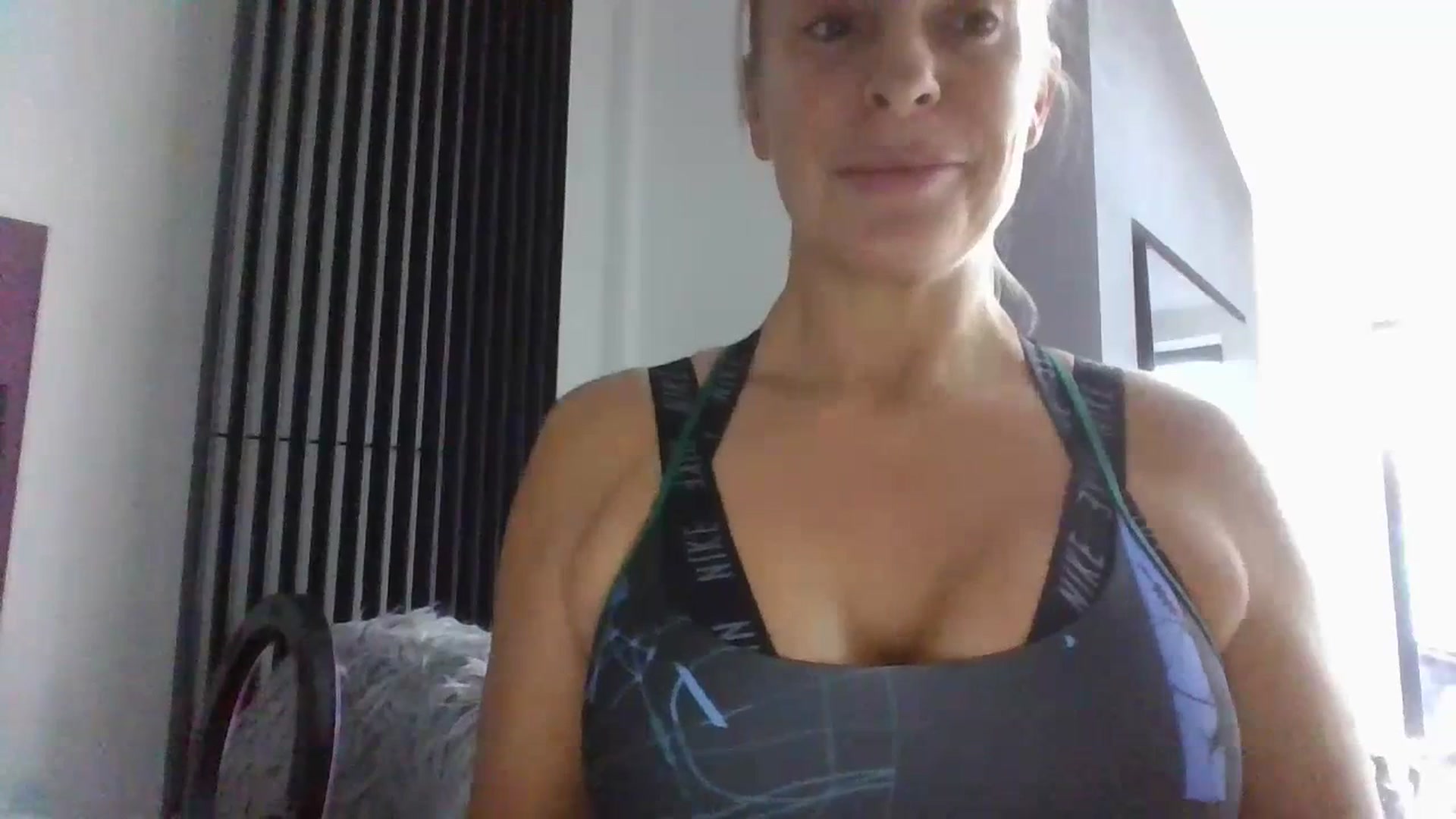 Gallery image thumbnail from Klo35's myfreecams stream on, 07/14/2023, 14:29 image 11 of 20