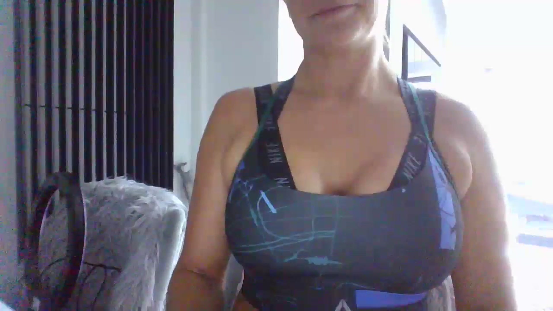 Gallery image thumbnail from Klo35's myfreecams stream on, 07/14/2023, 14:29 image 15 of 20