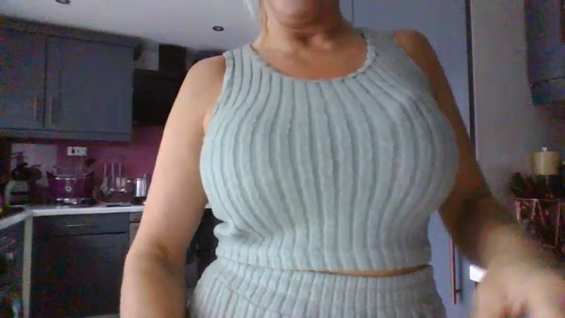 Gallery image thumbnail from Klo35's myfreecams stream on, 07/16/2023, 18:30 image 9 of 20