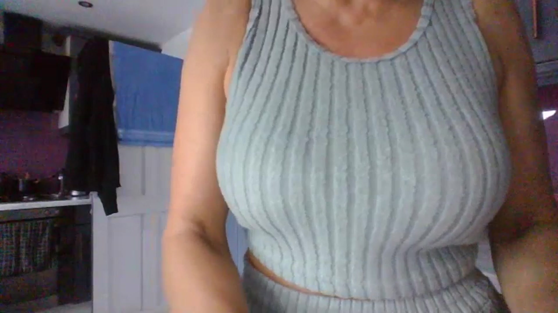 Gallery image thumbnail from Klo35's myfreecams stream on, 07/16/2023, 18:30 image 4 of 20