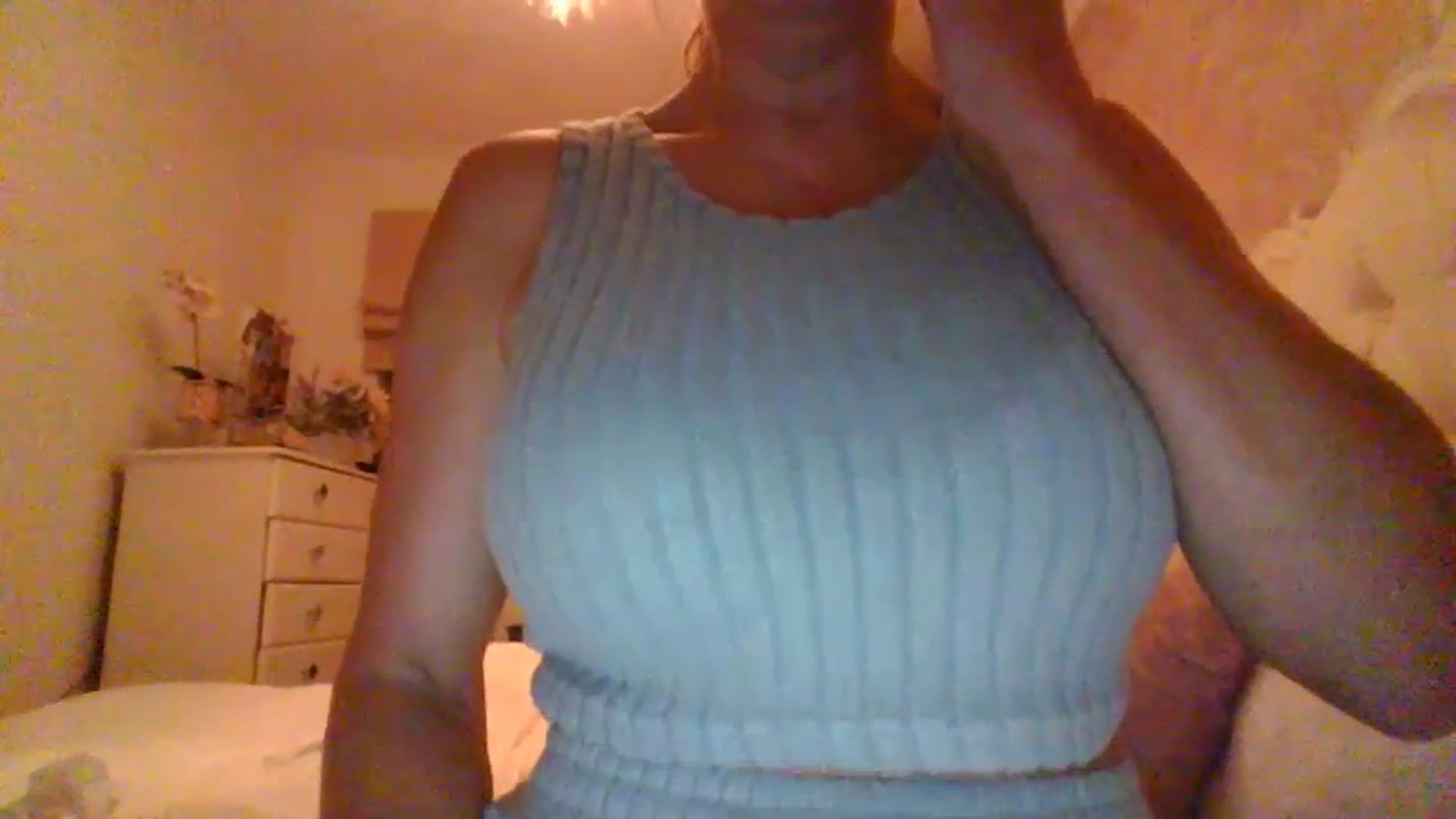 Gallery image thumbnail from Klo35's myfreecams stream on, 07/16/2023, 21:11 image 19 of 20