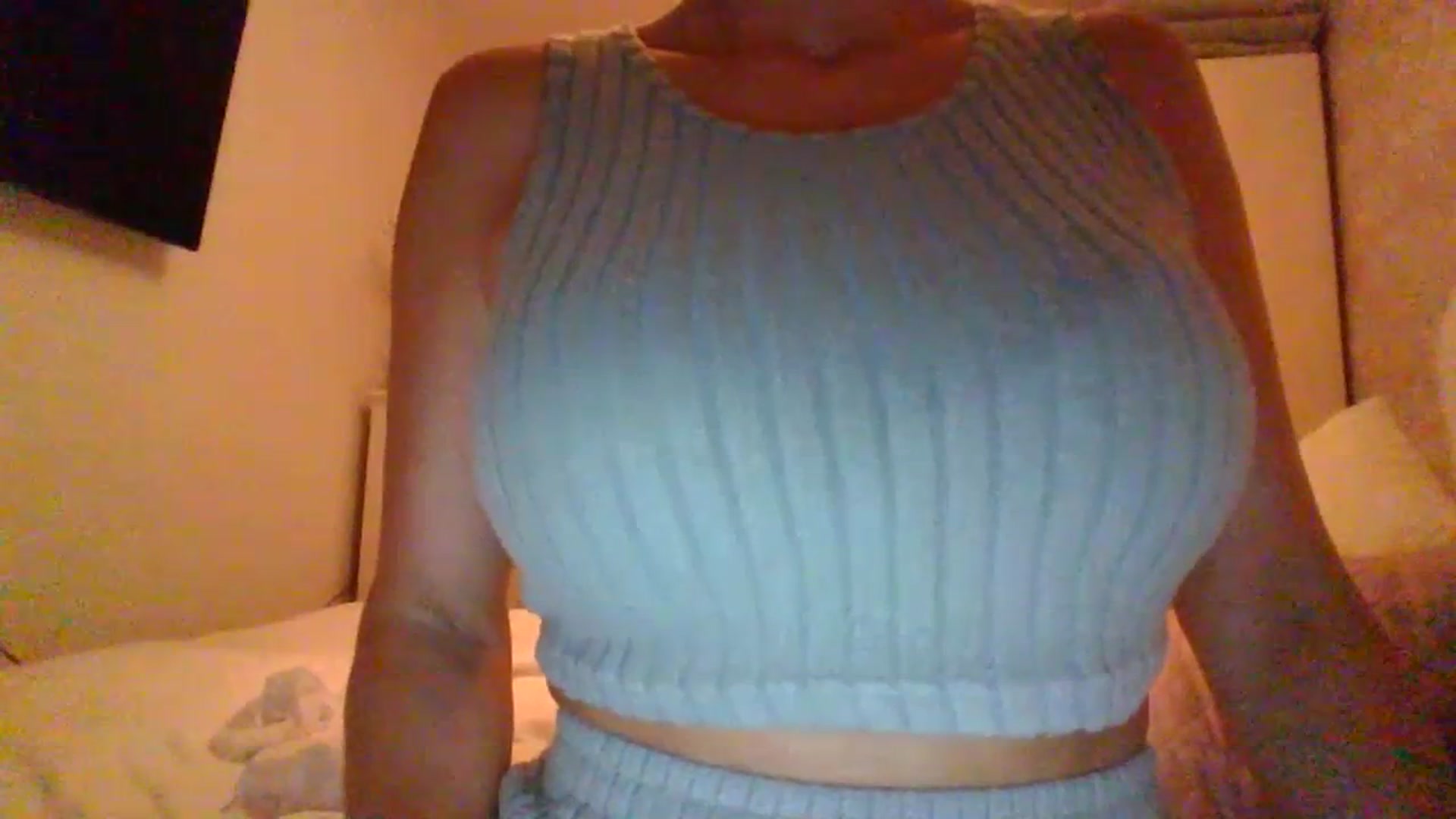 Gallery image thumbnail from Klo35's myfreecams stream on, 07/16/2023, 21:11 image 16 of 20