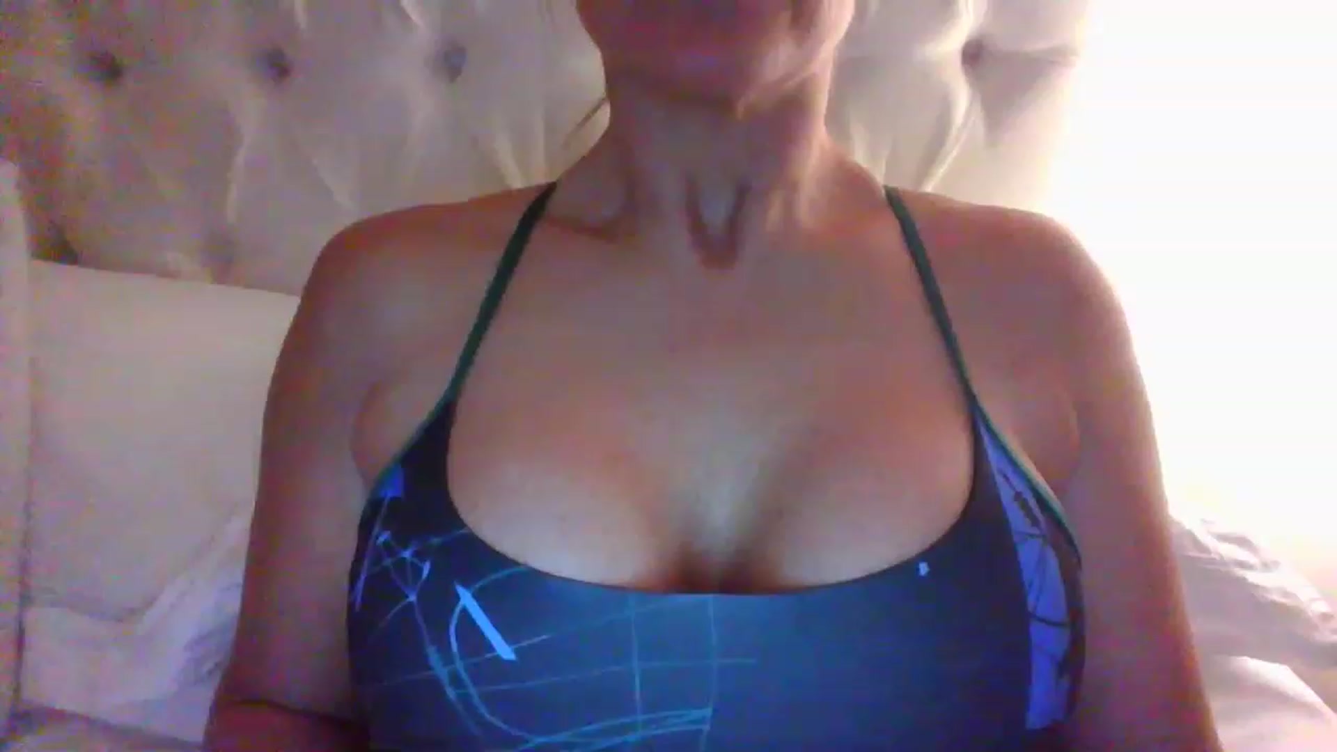 Gallery image thumbnail from Klo35's myfreecams stream on, 07/17/2023, 21:32 image 2 of 20