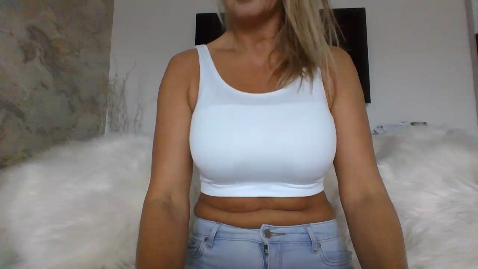 Gallery image thumbnail from Klo35's myfreecams stream on, 07/21/2023, 13:30 image 10 of 20
