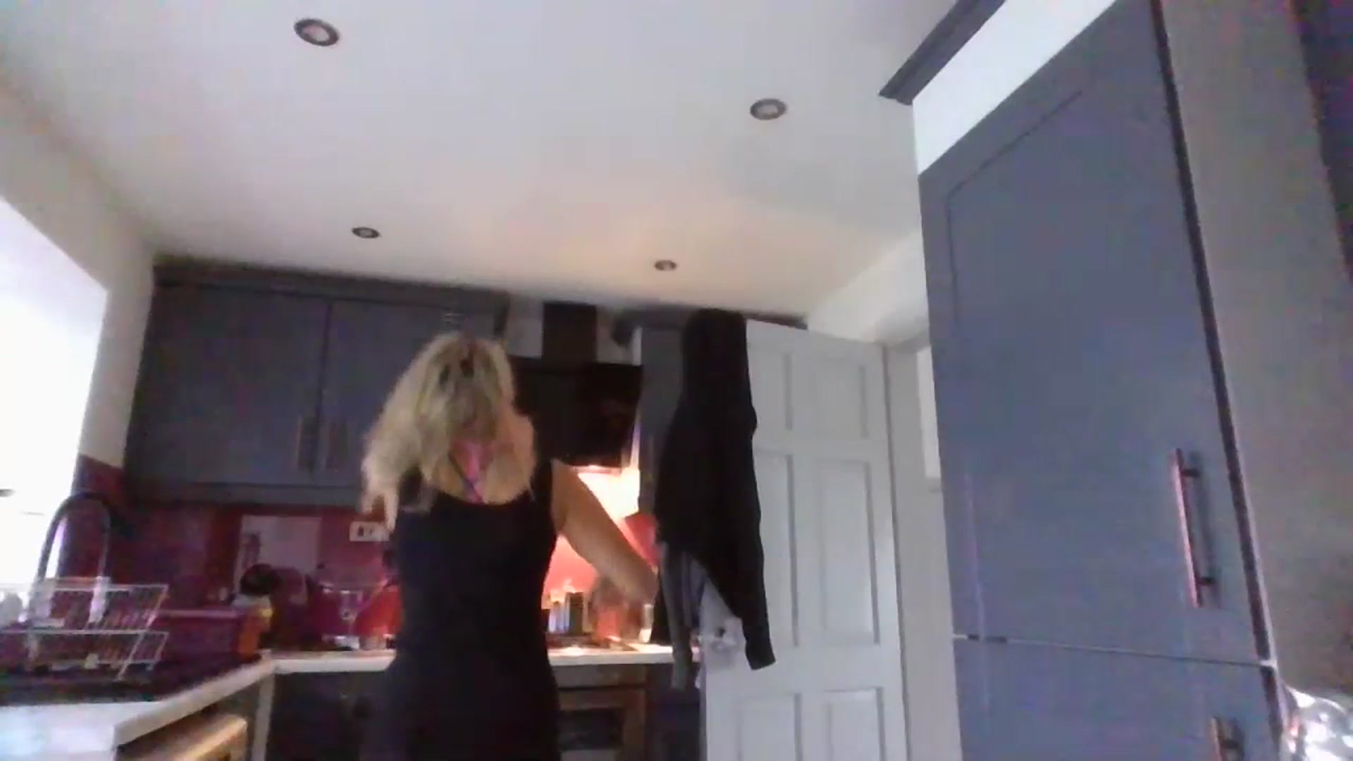 Gallery image thumbnail from Klo35's myfreecams stream on, 07/21/2023, 18:45 image 8 of 20