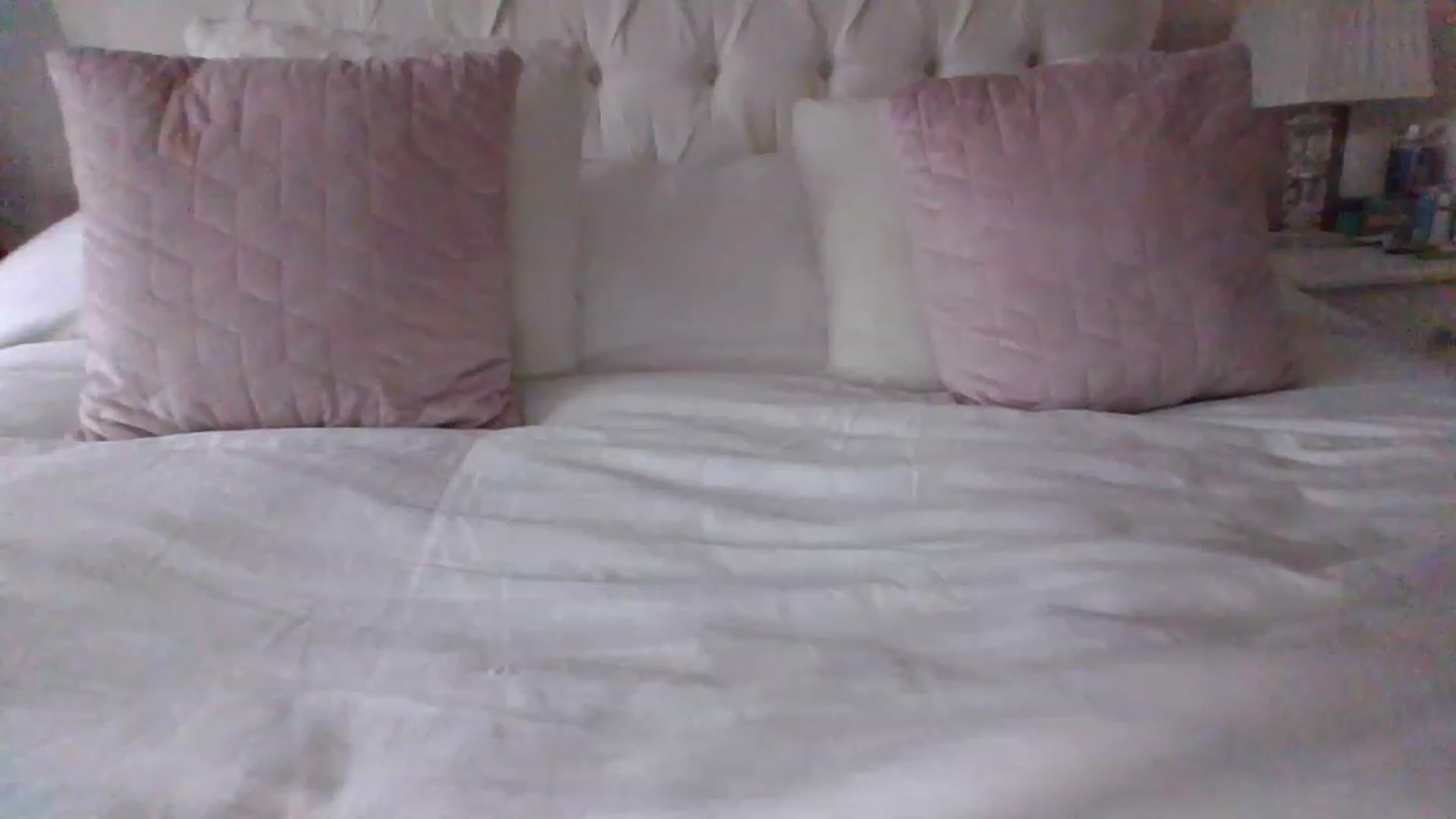 Gallery image thumbnail from Klo35's myfreecams stream on, 07/22/2023, 16:30 image 19 of 20