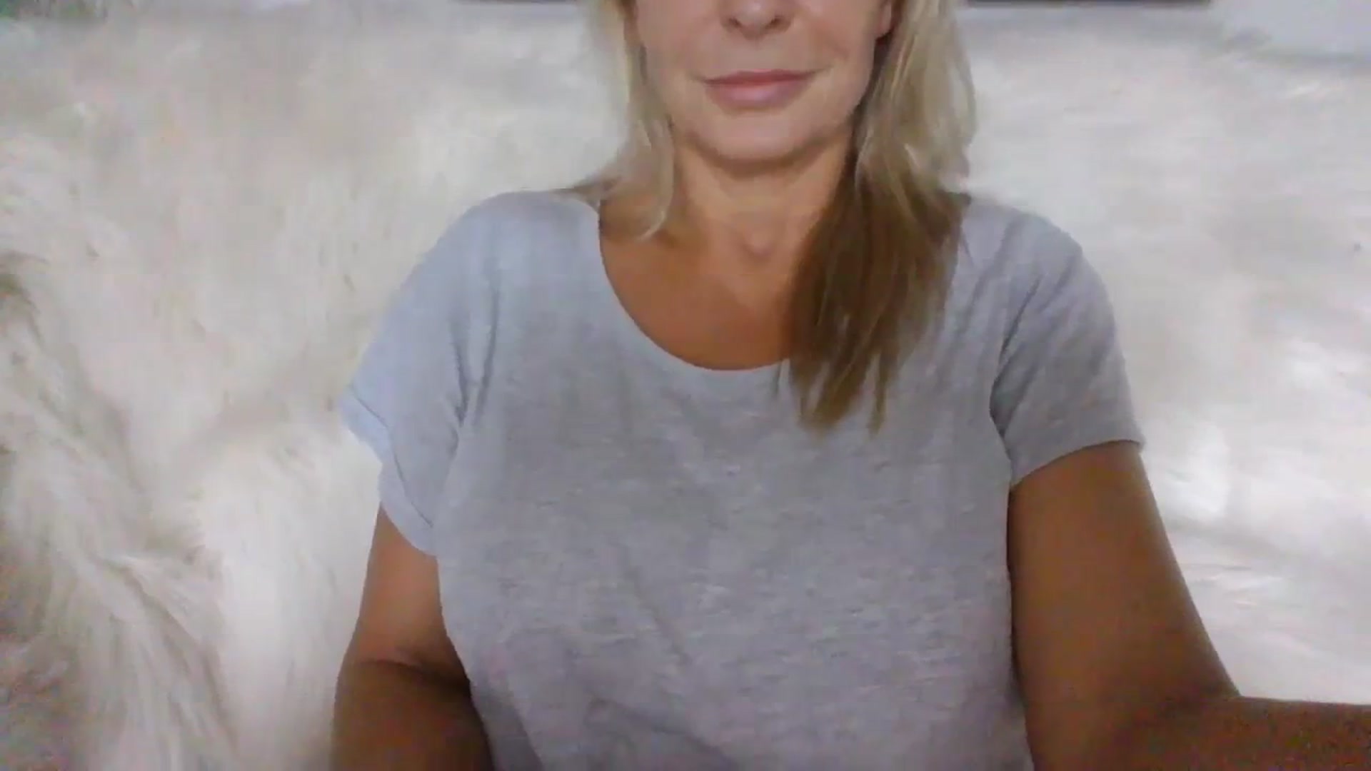 Gallery image thumbnail from Klo35's myfreecams stream on, 07/23/2023, 06:53 image 17 of 20