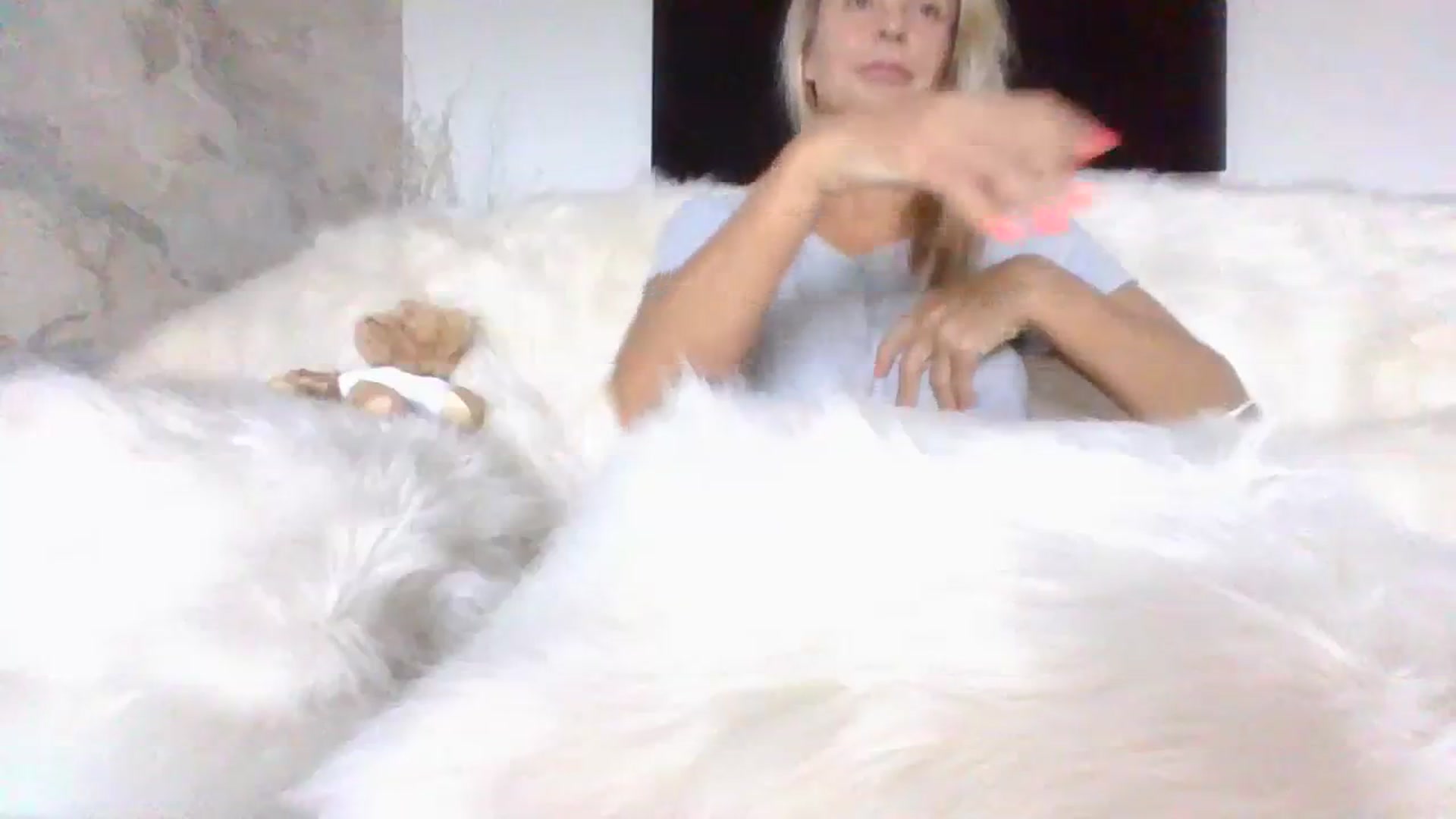 Gallery image thumbnail from Klo35's myfreecams stream on, 07/23/2023, 06:53 image 11 of 20