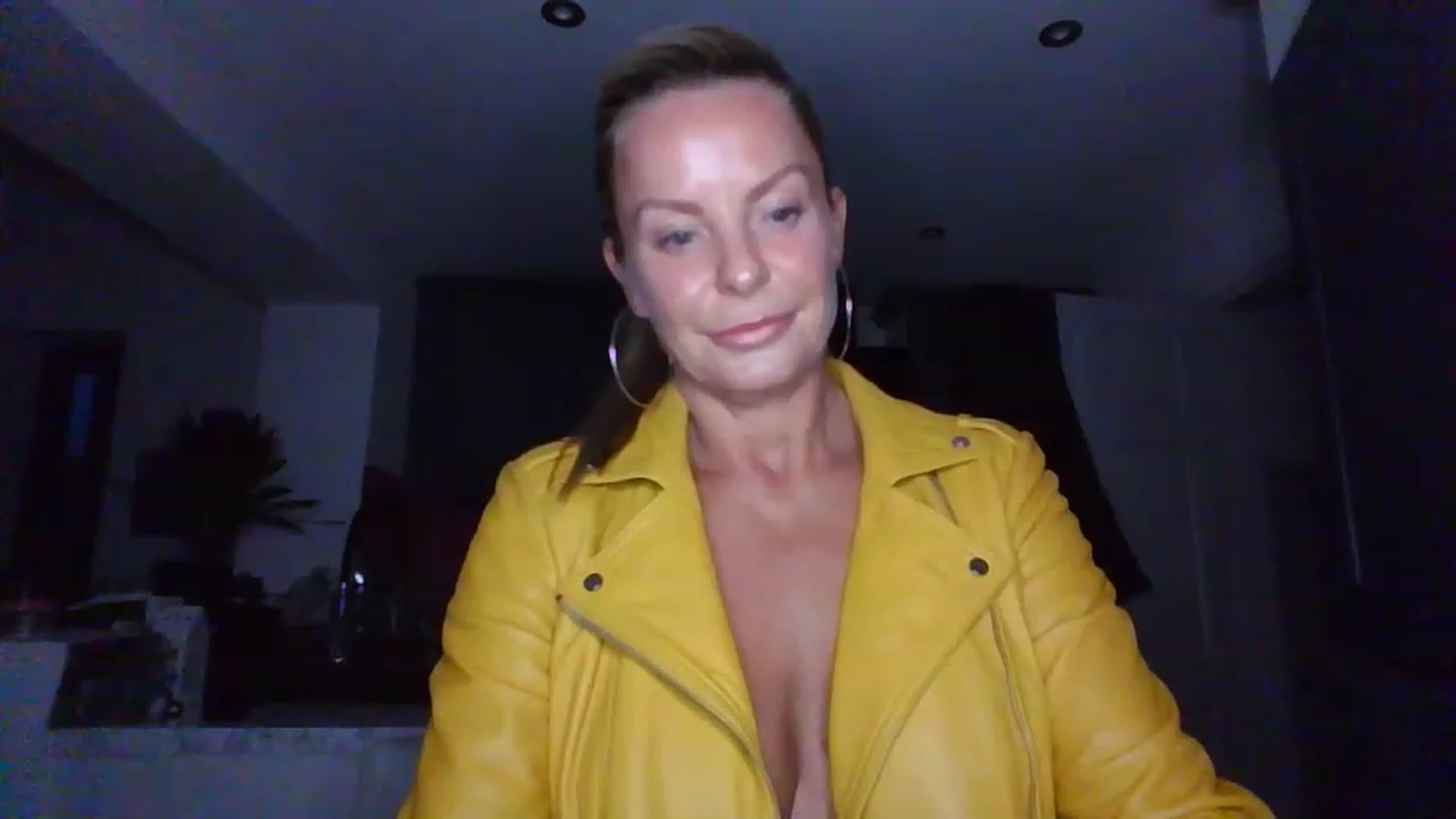 Gallery image thumbnail from Klo35's myfreecams stream on, 07/23/2023, 20:38 image 12 of 20