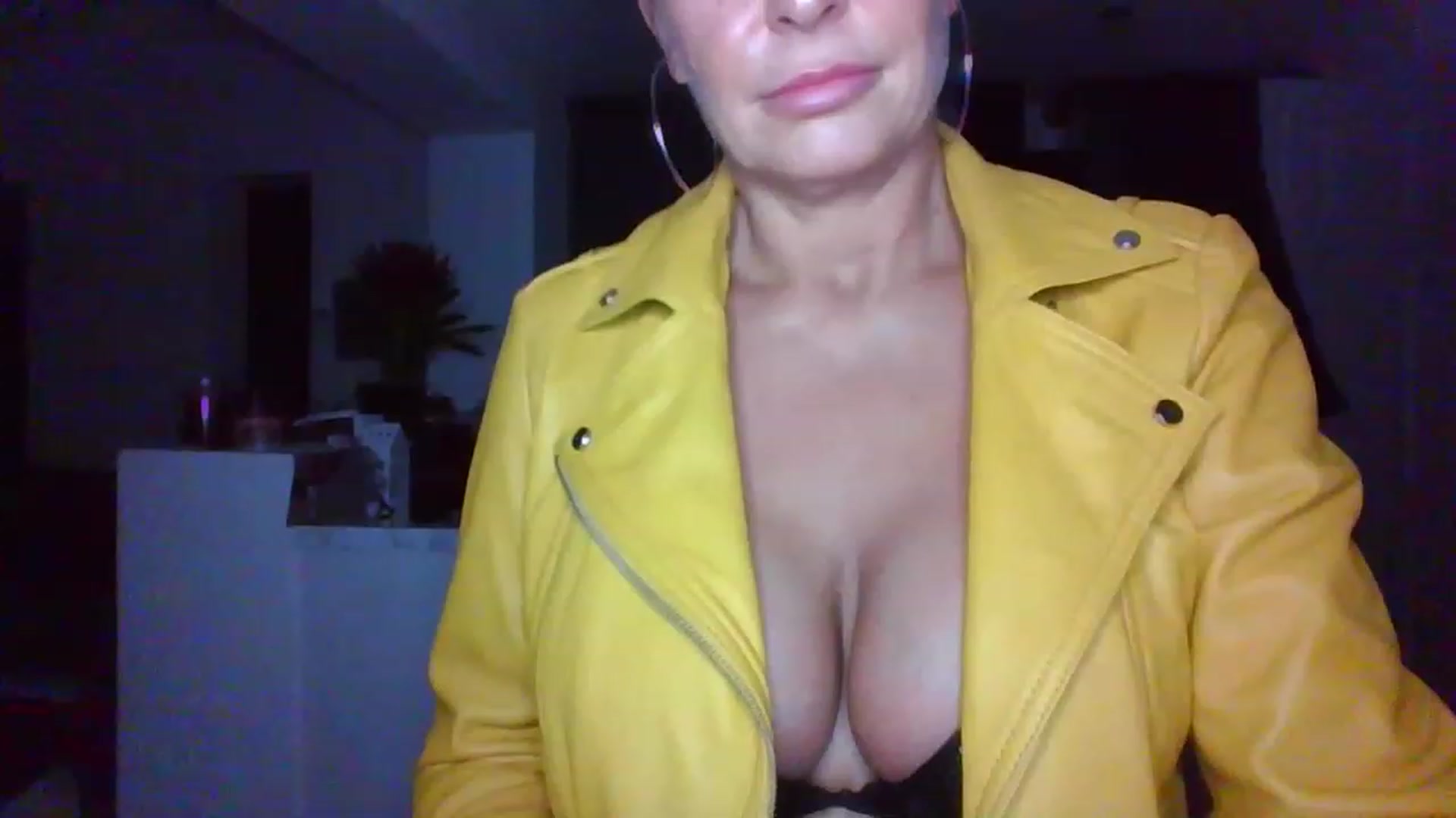 Gallery image thumbnail from Klo35's myfreecams stream on, 07/23/2023, 23:20 image 20 of 20