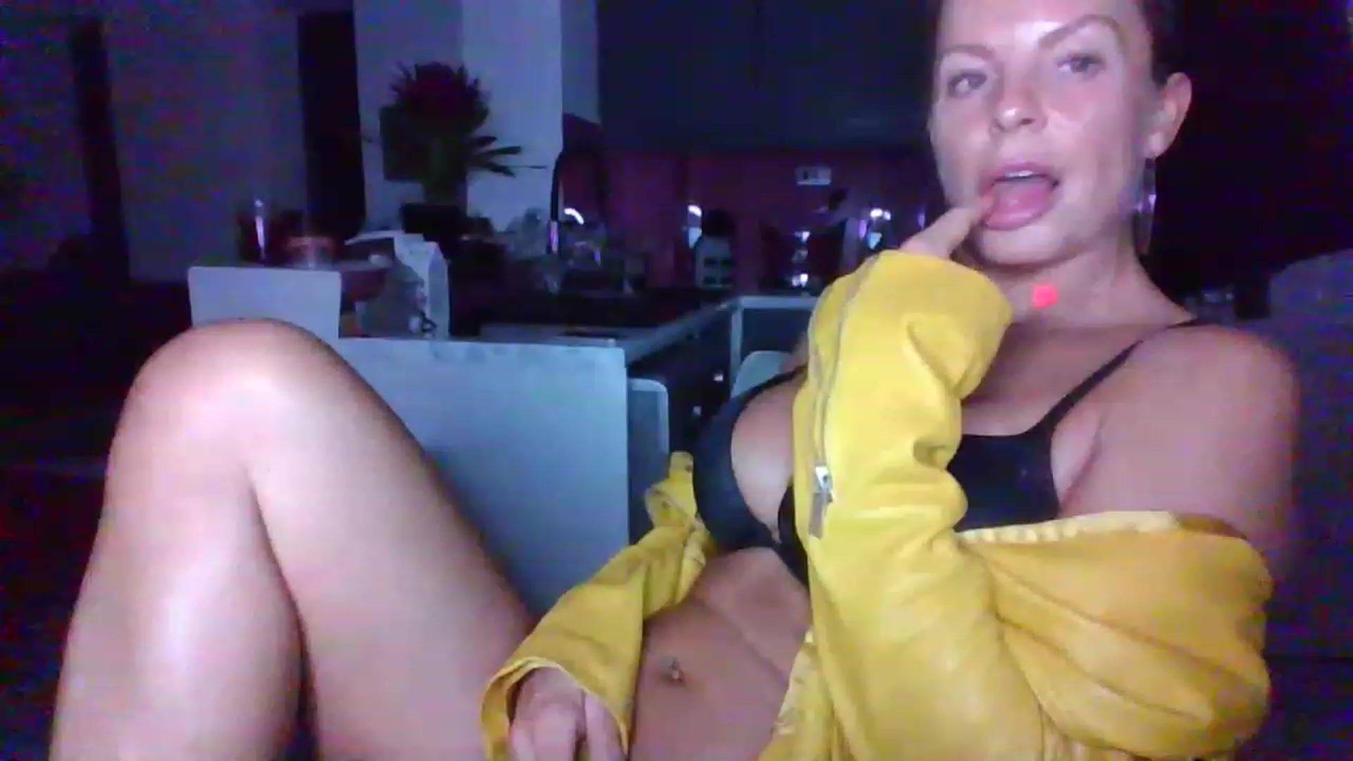 Gallery image thumbnail from Klo35's myfreecams stream on, 07/23/2023, 23:20 image 8 of 20